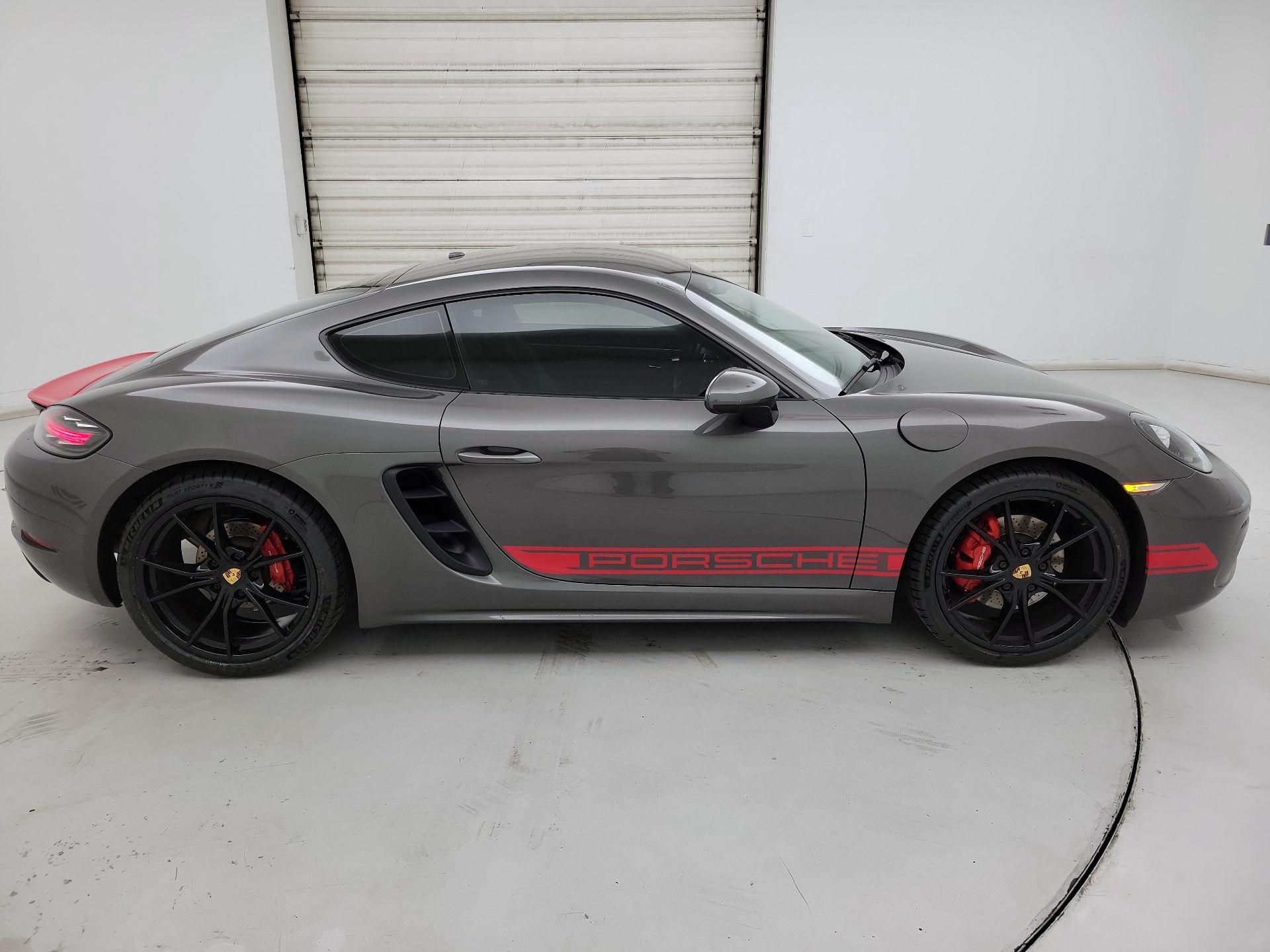 Thumbnail: 2018 Porsche 718 Cayman - 4