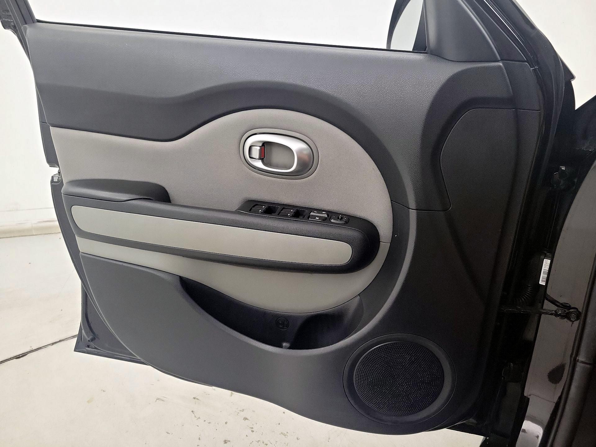 Thumbnail: 2015 Kia Soul - 12