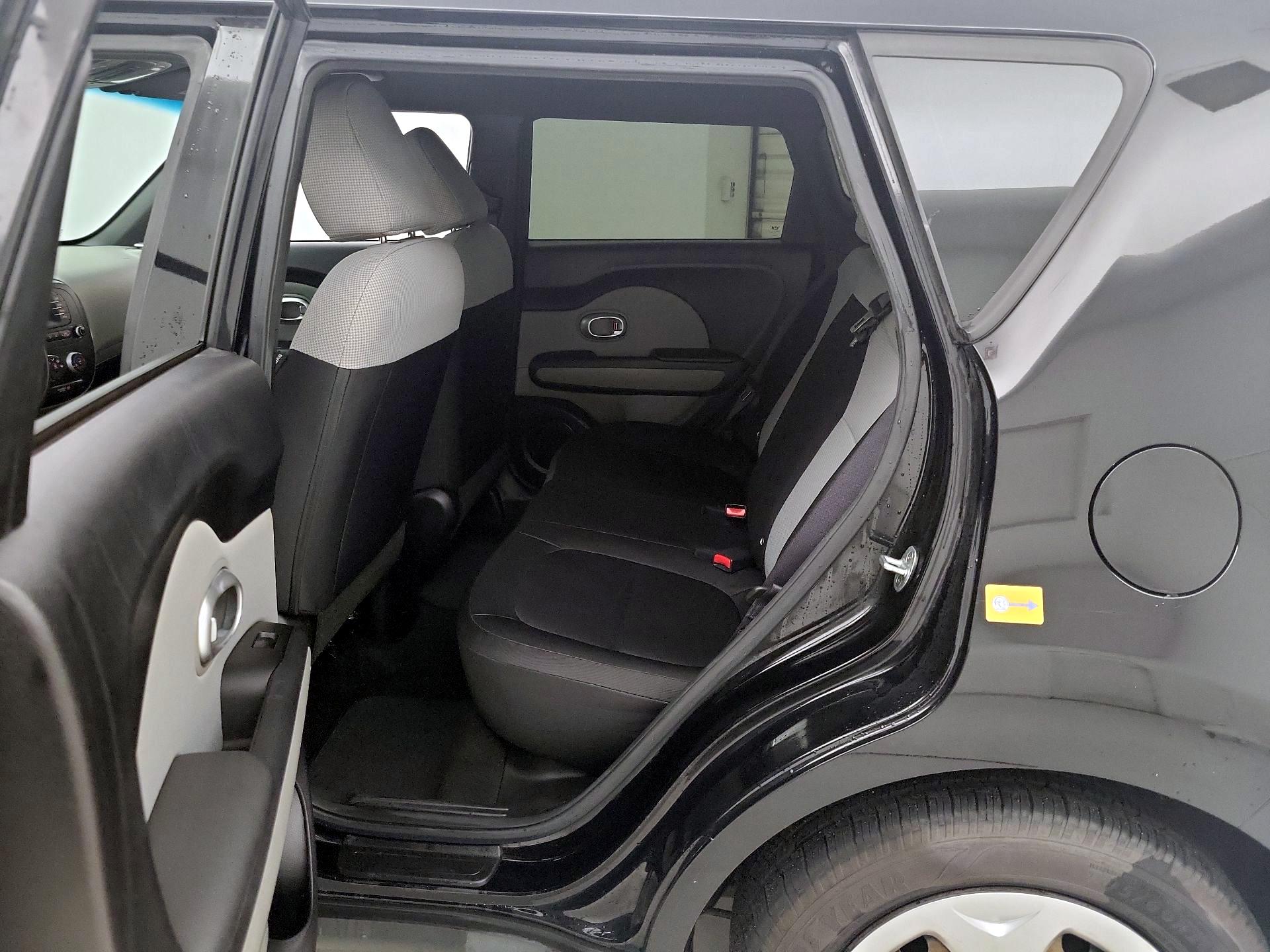 Thumbnail: 2015 Kia Soul - 18