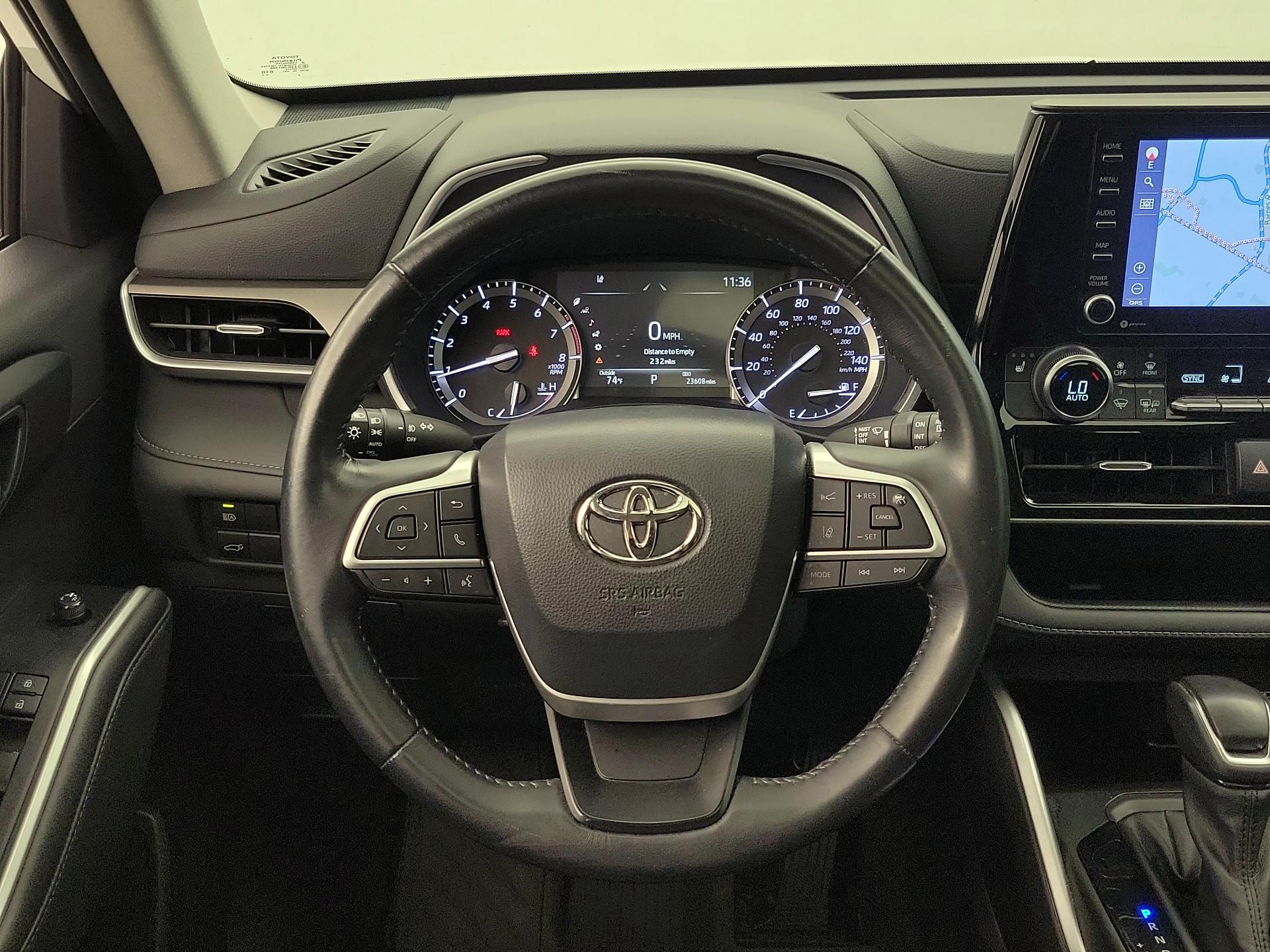 Thumbnail: 2022 Toyota Highlander - 10