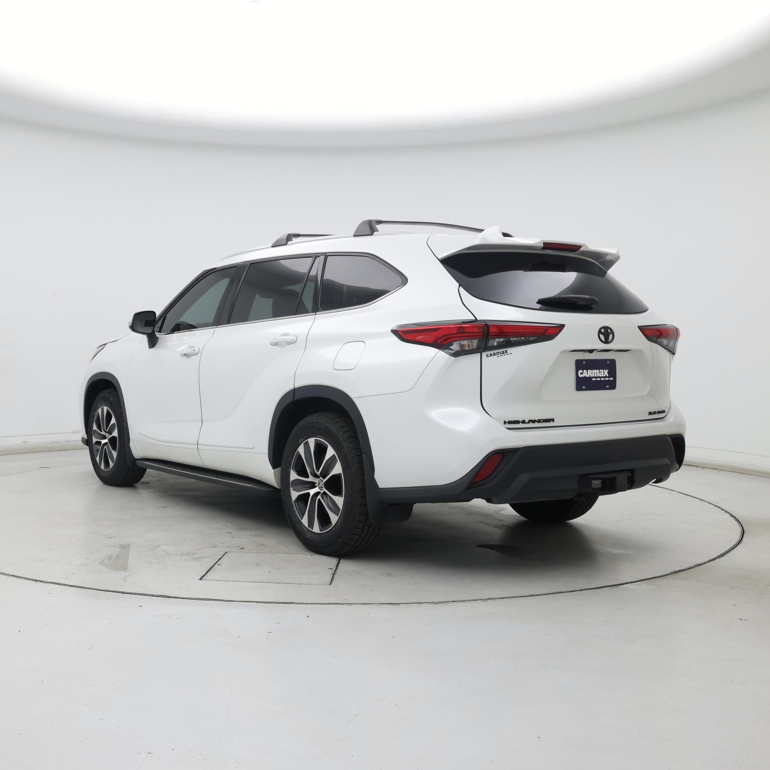 Thumbnail: 2022 Toyota Highlander - 2