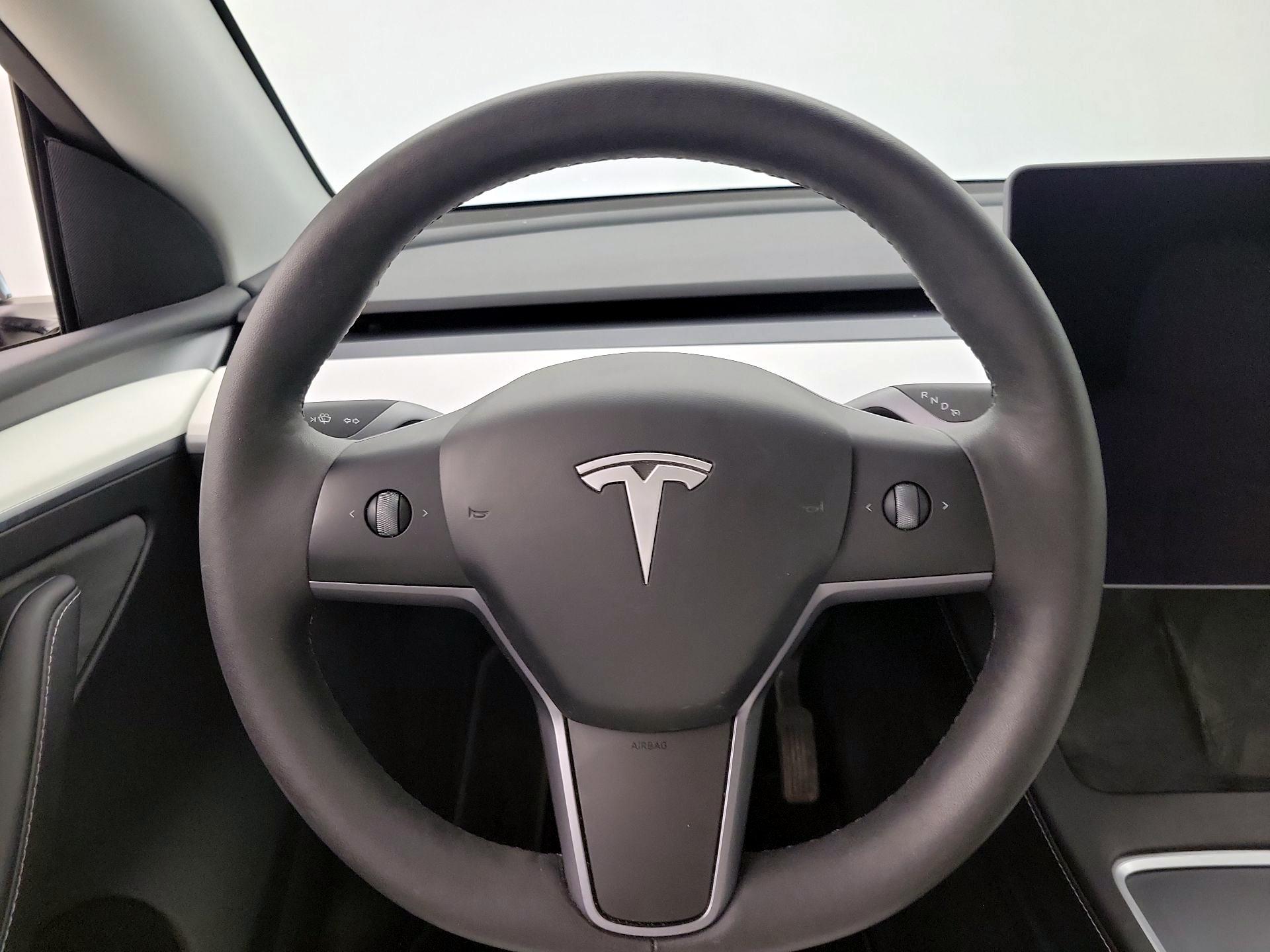 Thumbnail: 2025 Tesla Model Y - 10