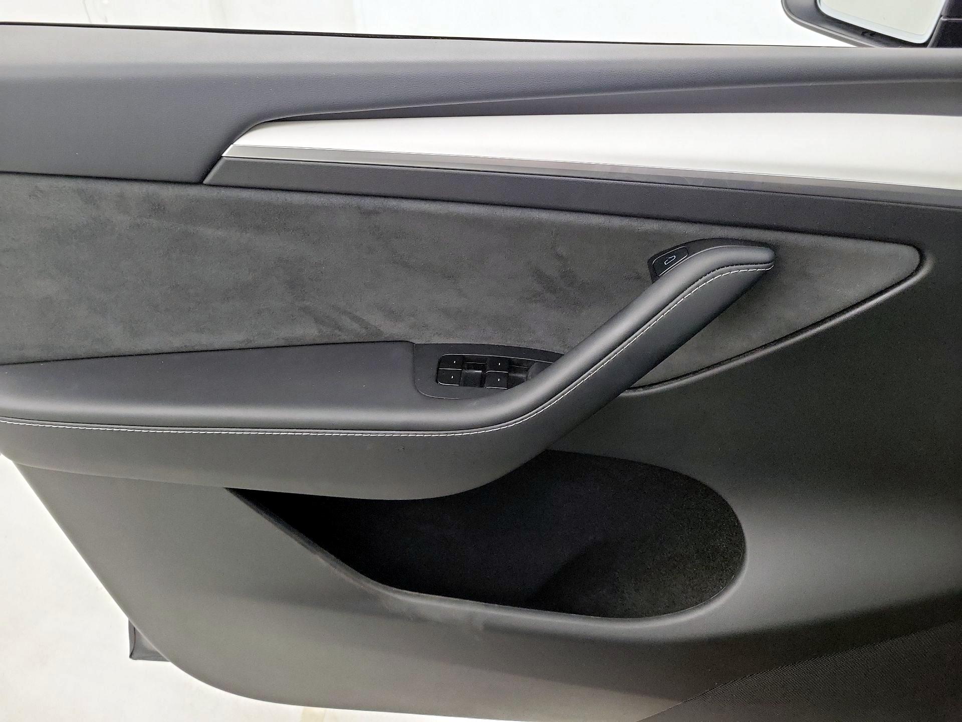 Thumbnail: 2025 Tesla Model Y - 12