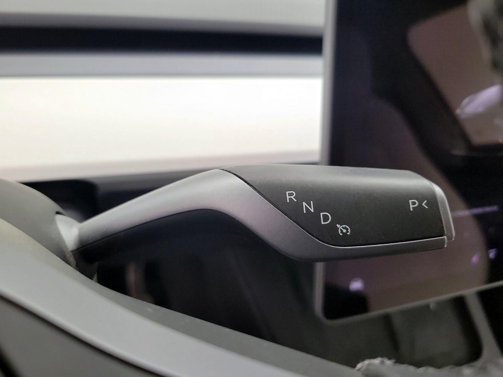 Thumbnail: 2025 Tesla Model Y - 17