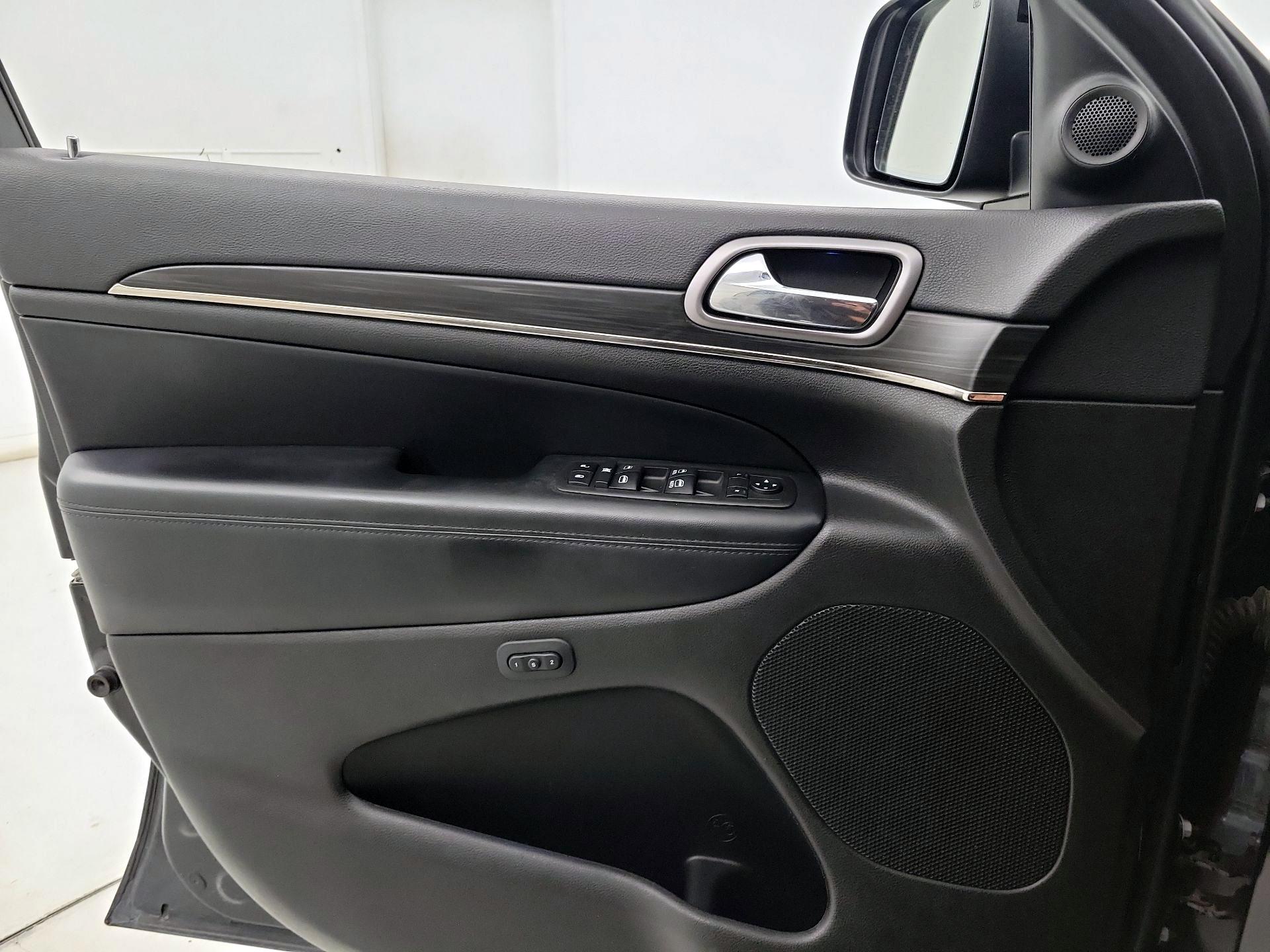 Thumbnail: 2021 Jeep Grand Cherokee - 12