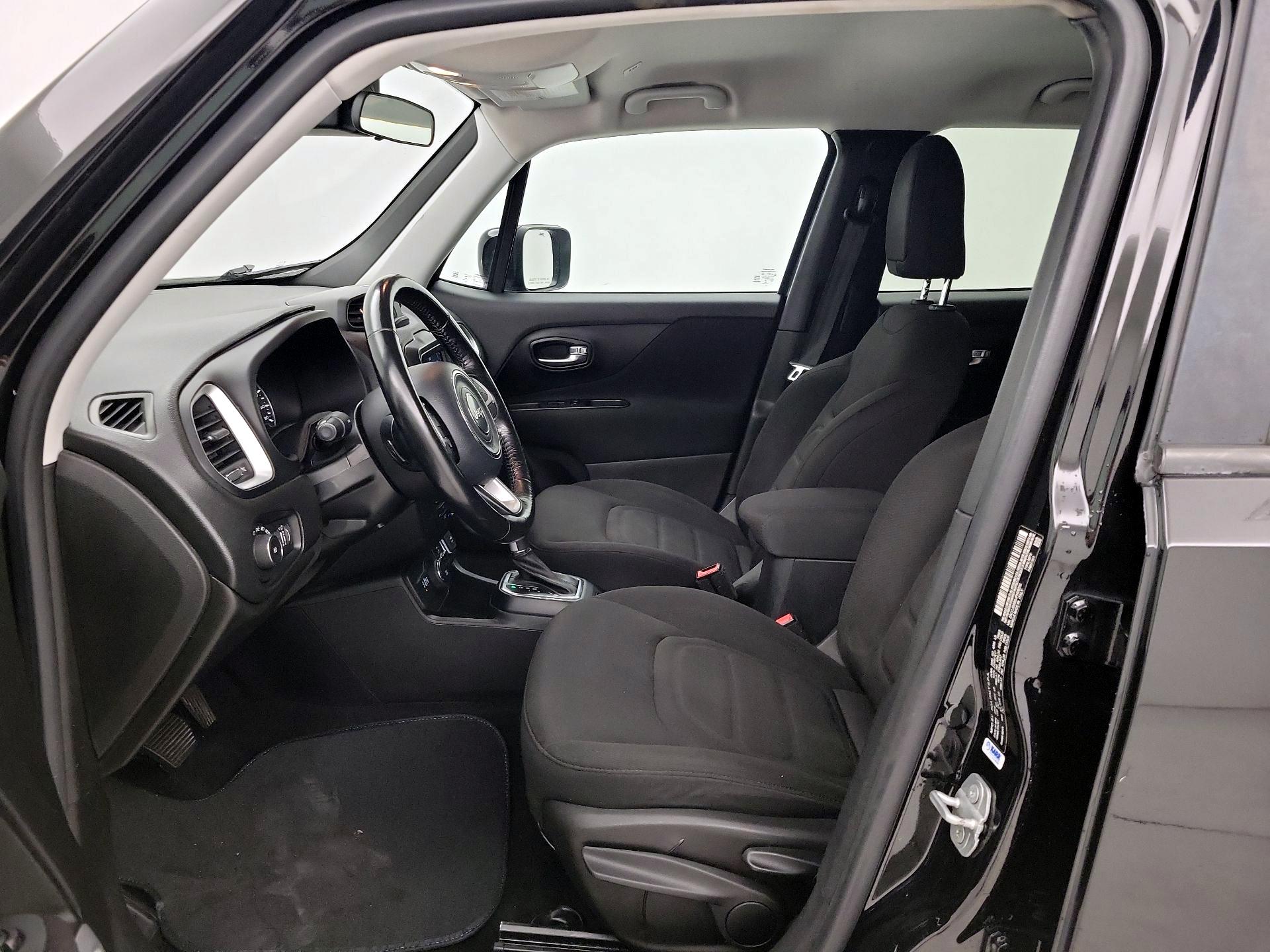 Thumbnail: 2018 Jeep Renegade - 11