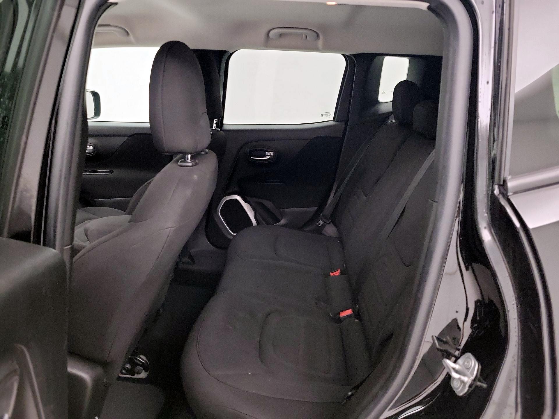 Thumbnail: 2018 Jeep Renegade - 19