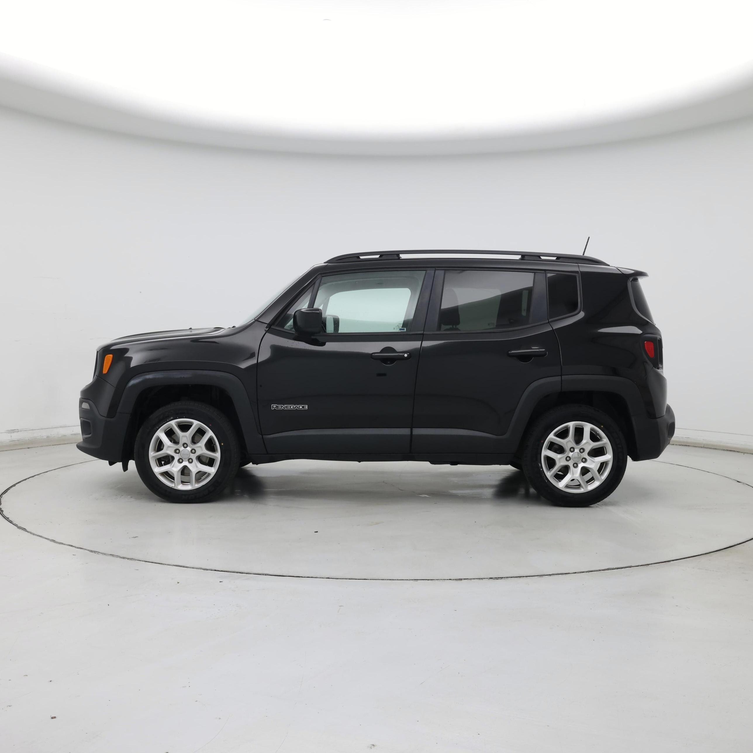 Thumbnail: 2018 Jeep Renegade - 3