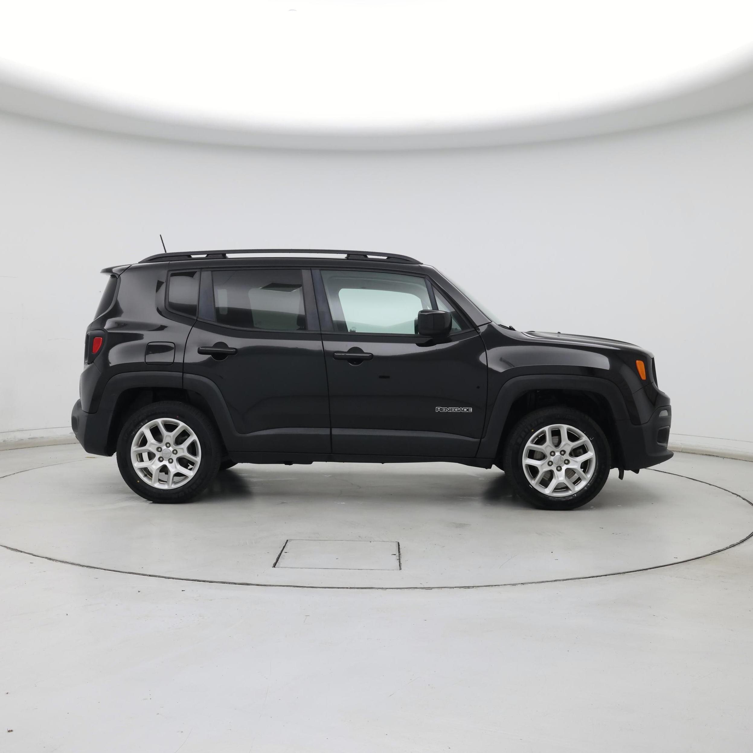Thumbnail: 2018 Jeep Renegade - 7