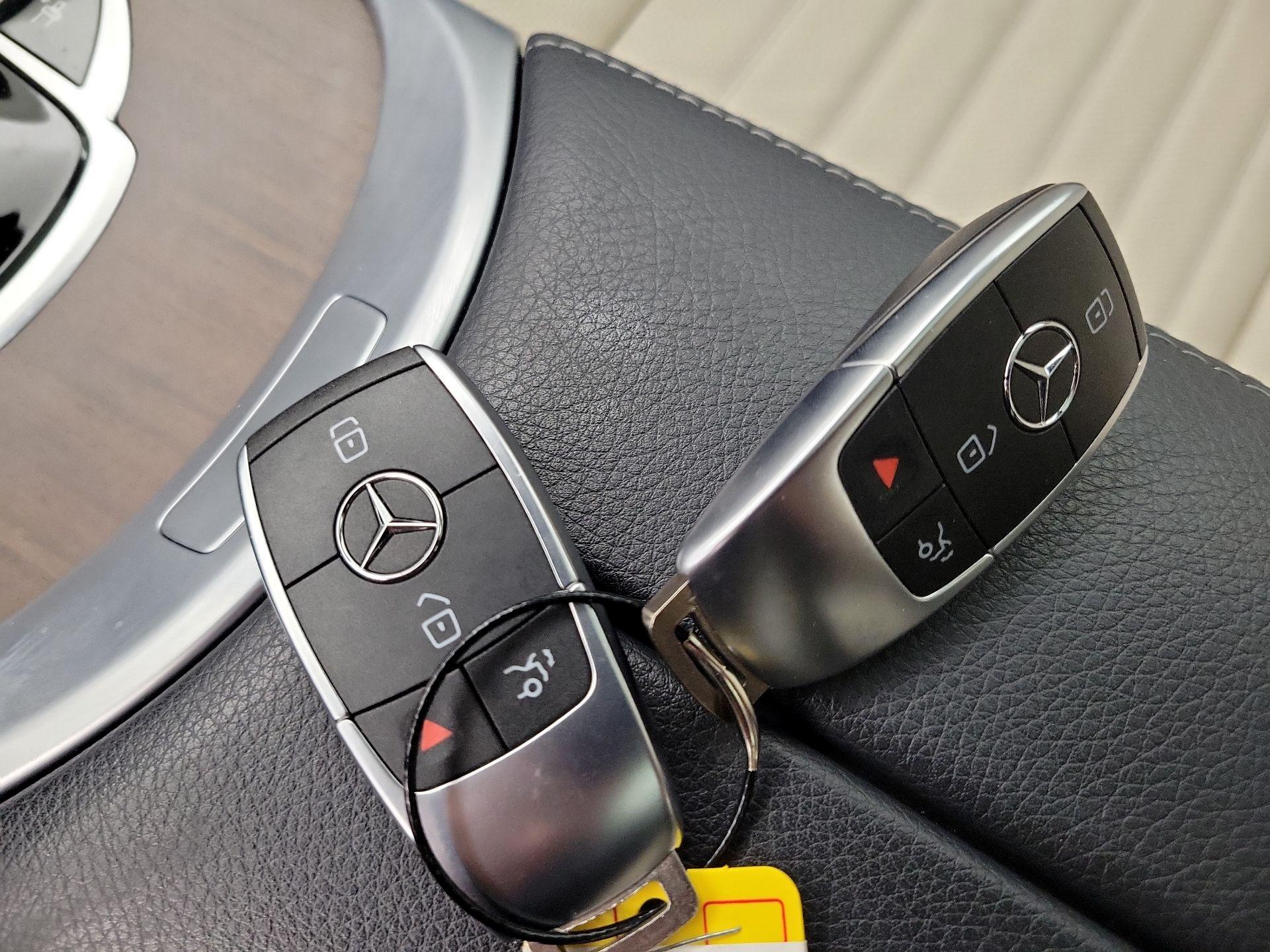 Thumbnail: 2022 Mercedes-Benz C-Class - 20