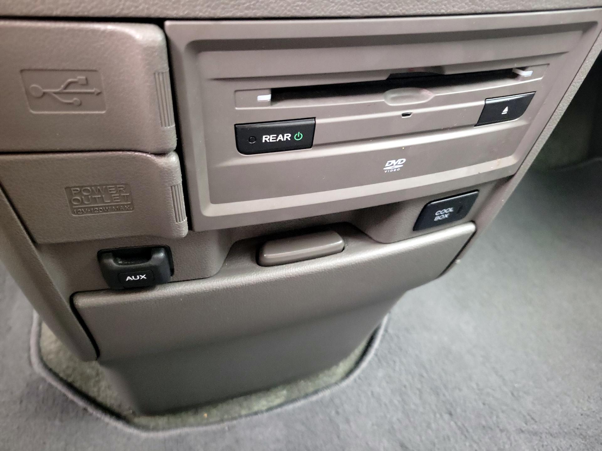 Thumbnail: 2014 Honda Odyssey - 18