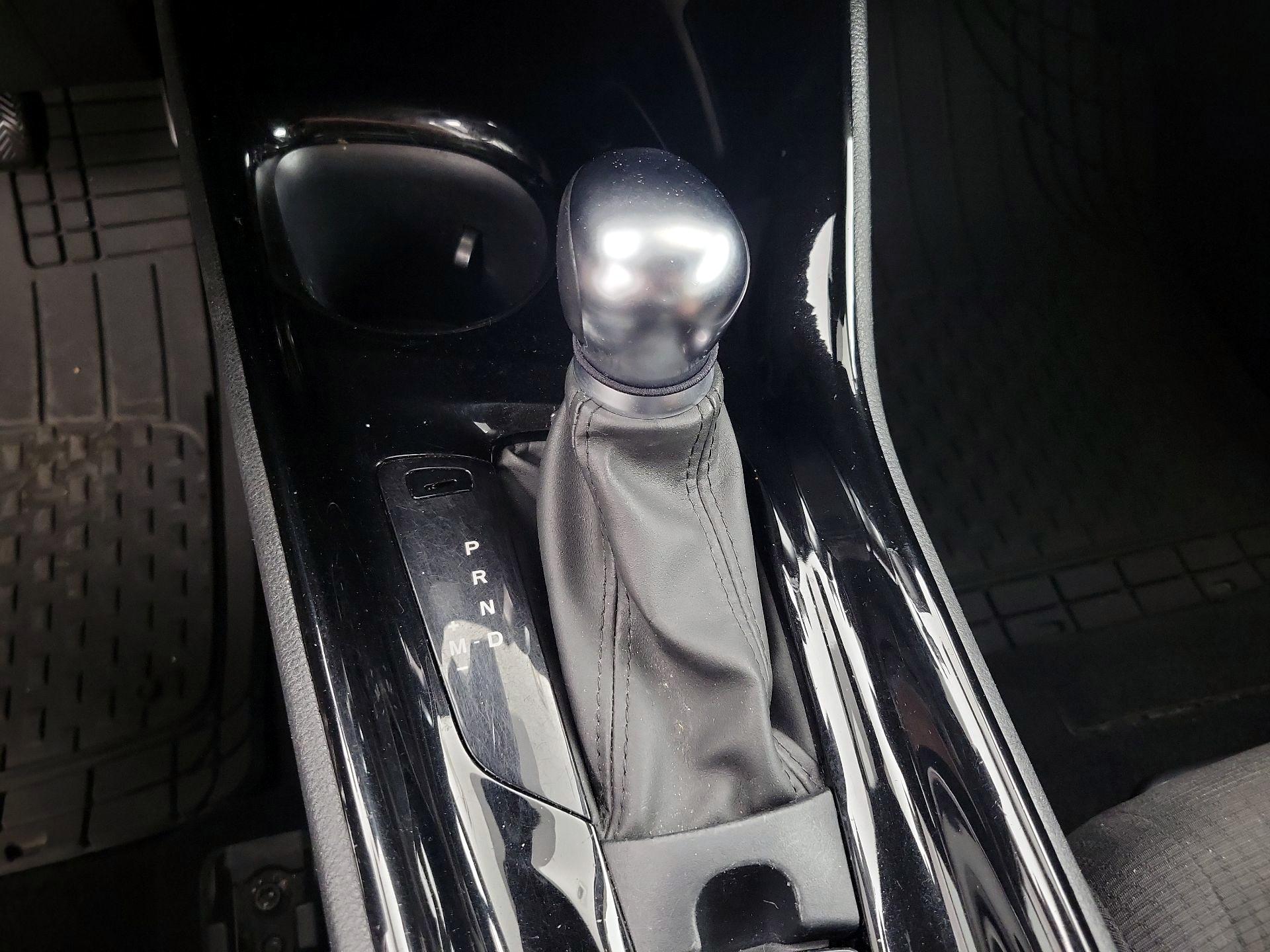 Thumbnail: 2019 Toyota C-HR - 15