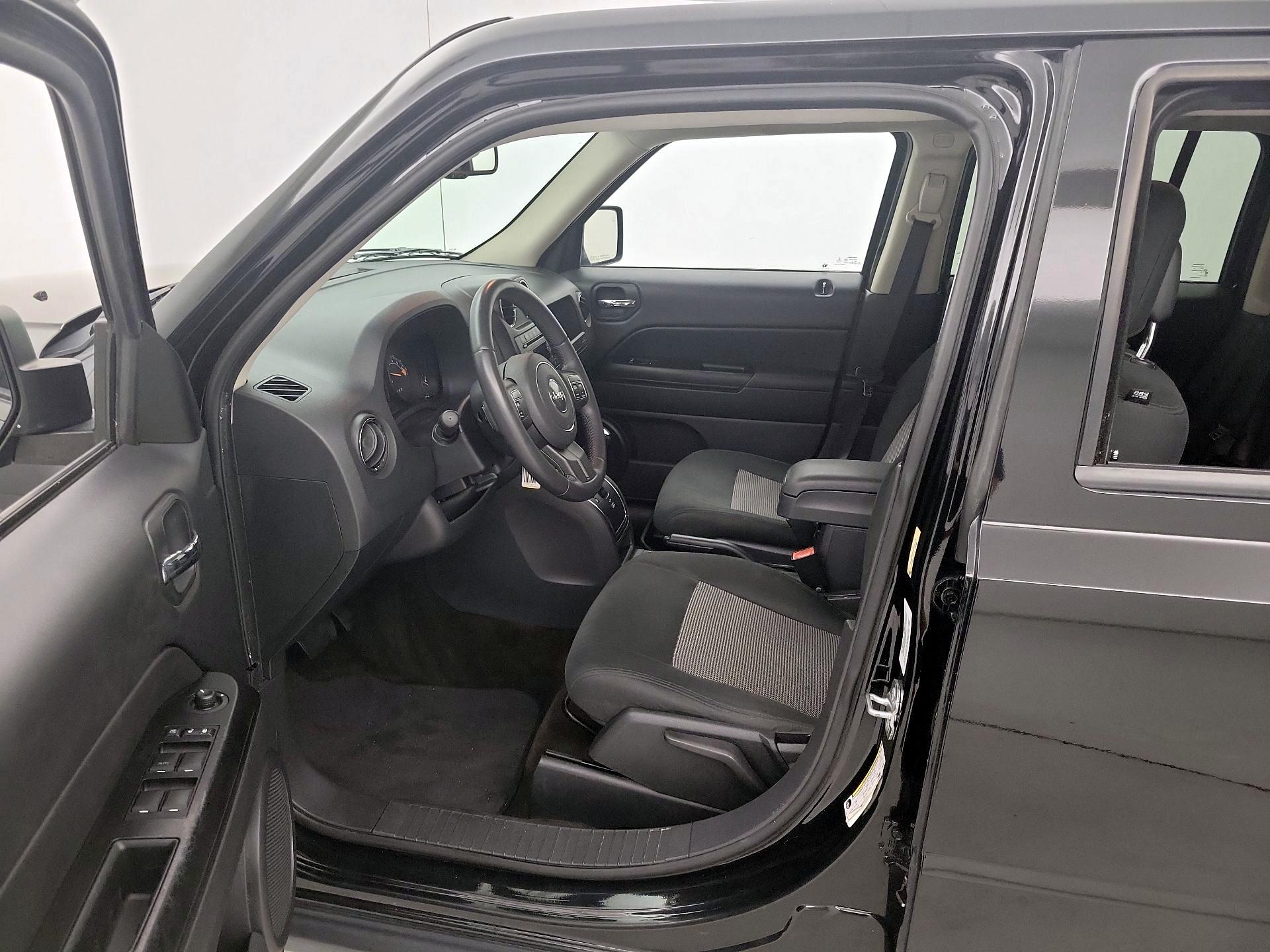 Thumbnail: 2014 Jeep Patriot - 11