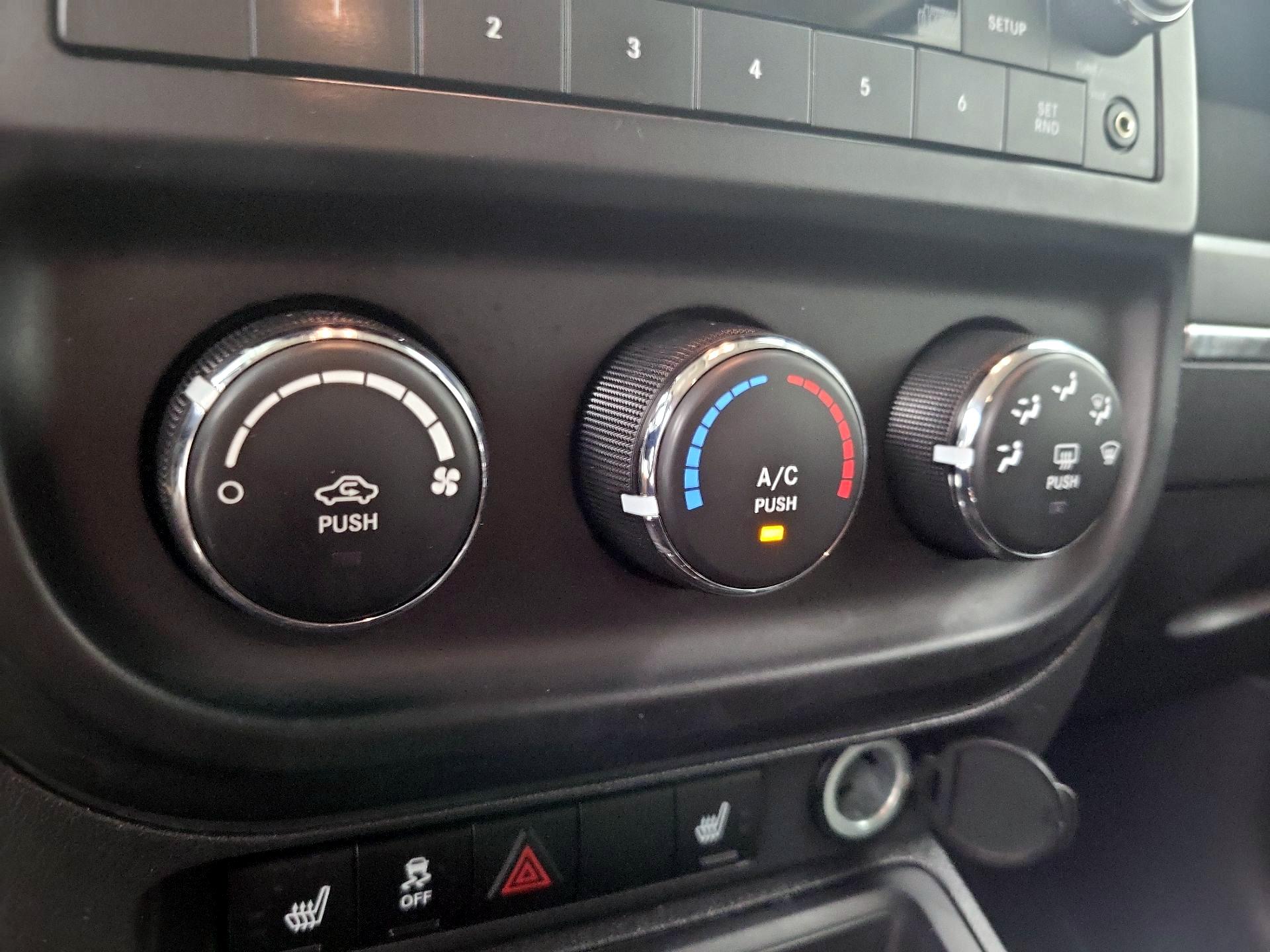 Thumbnail: 2014 Jeep Patriot - 14