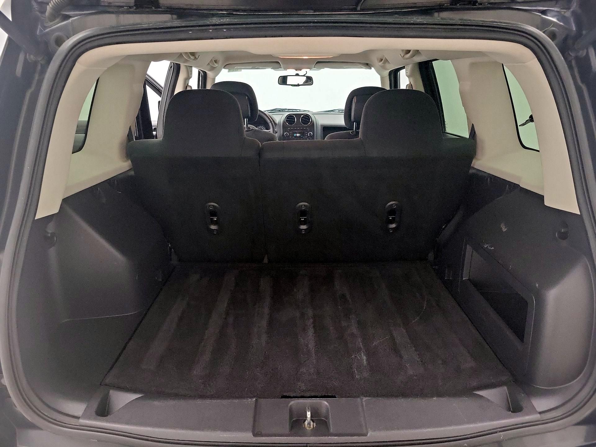 Thumbnail: 2014 Jeep Patriot - 18