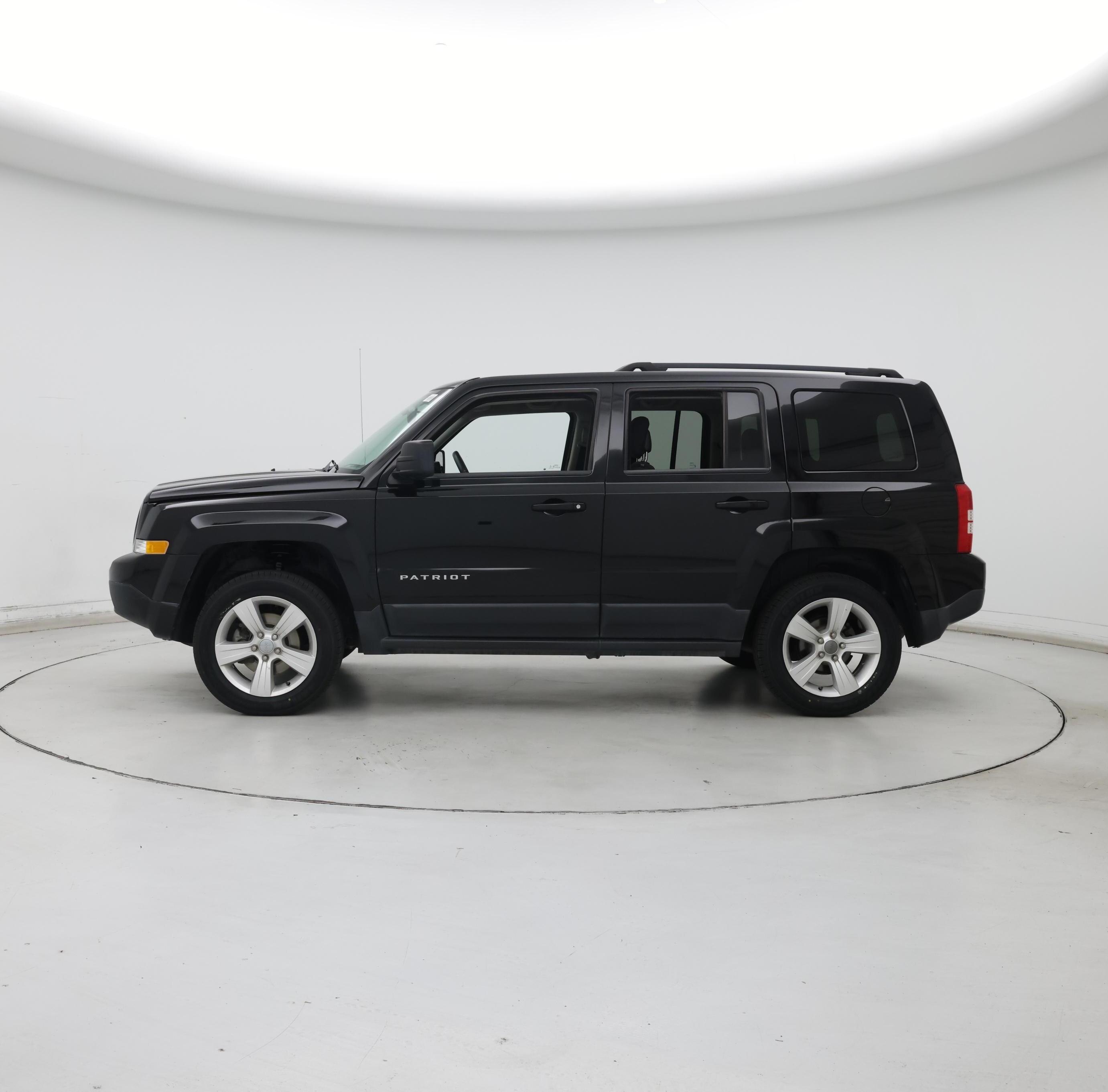Thumbnail: 2014 Jeep Patriot - 3