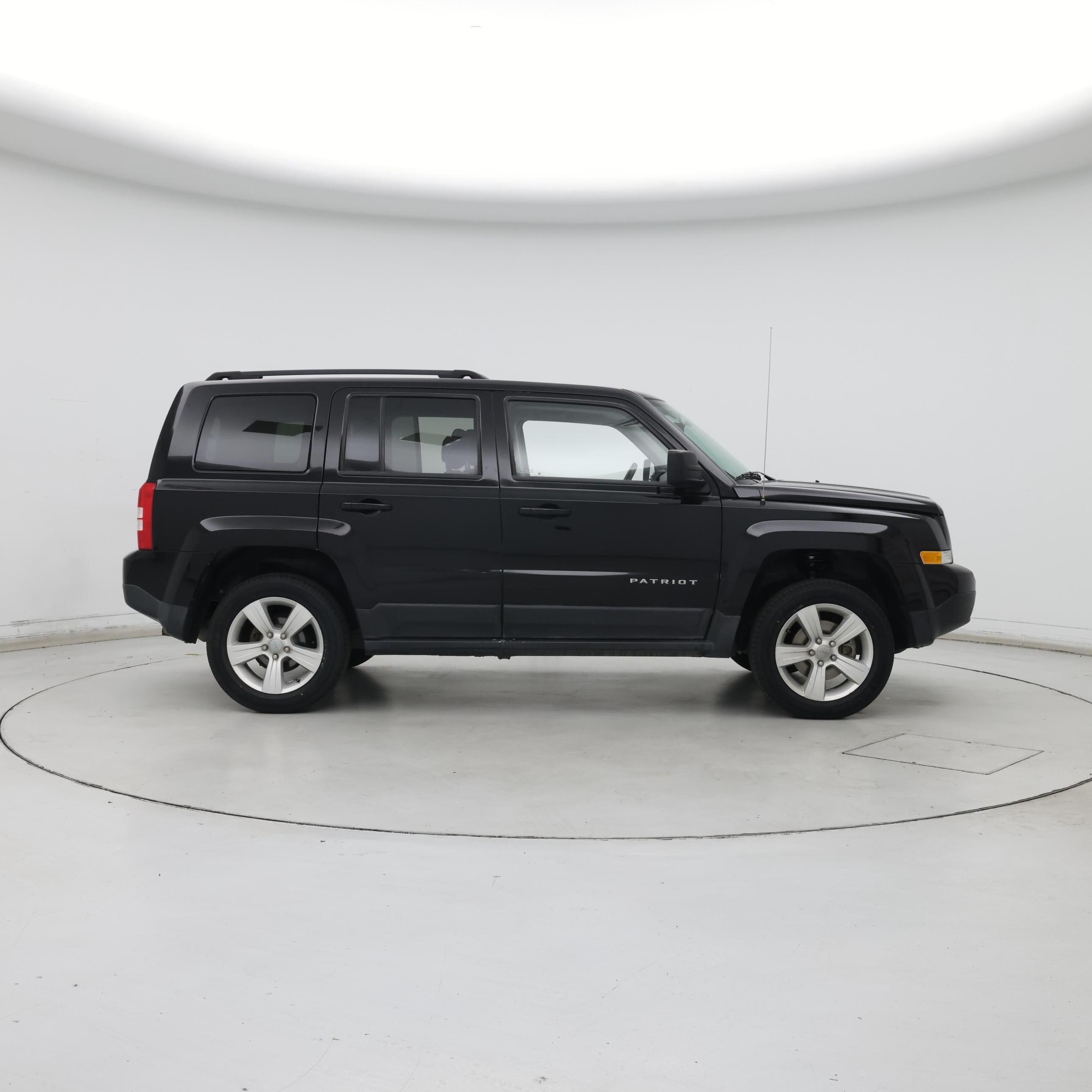Thumbnail: 2014 Jeep Patriot - 7