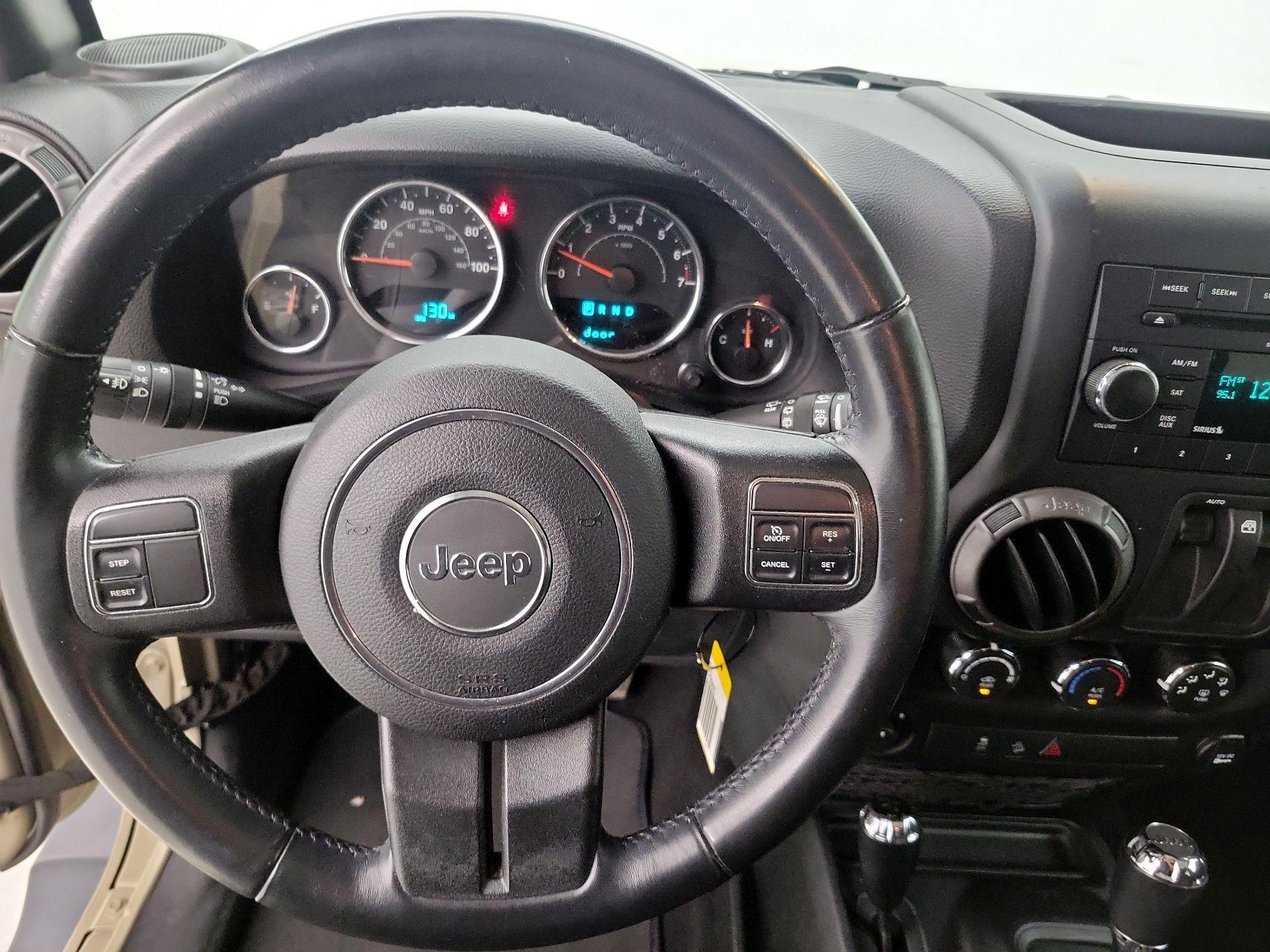 Thumbnail: 2017 Jeep Wrangler - 10
