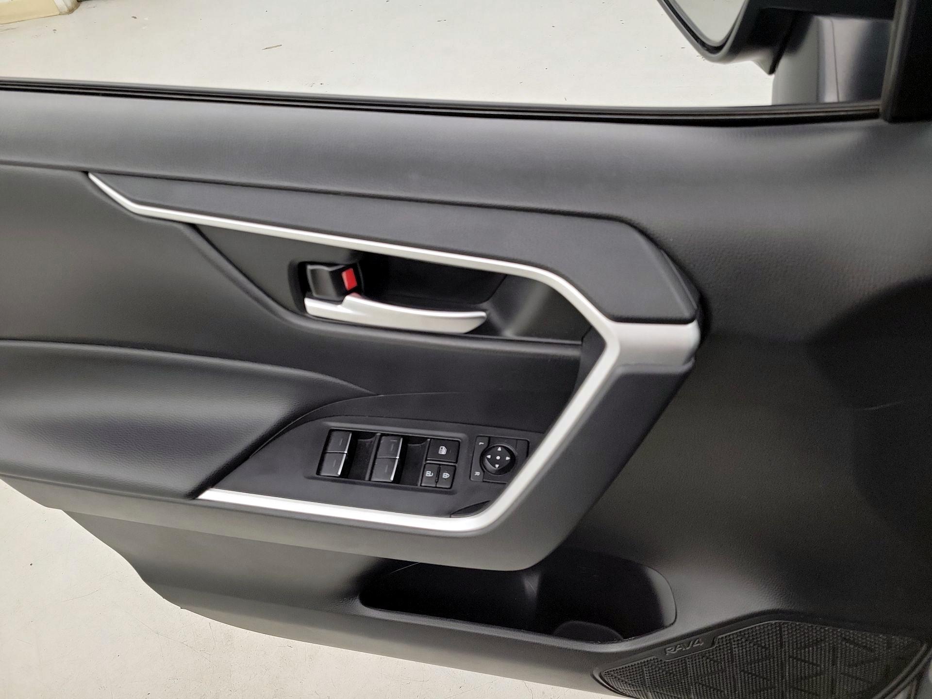 Thumbnail: 2023 Toyota RAV4 - 12