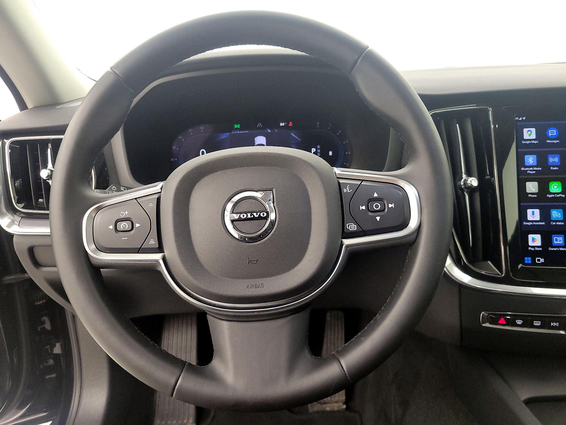 Thumbnail: 2024 Volvo S60 - 10