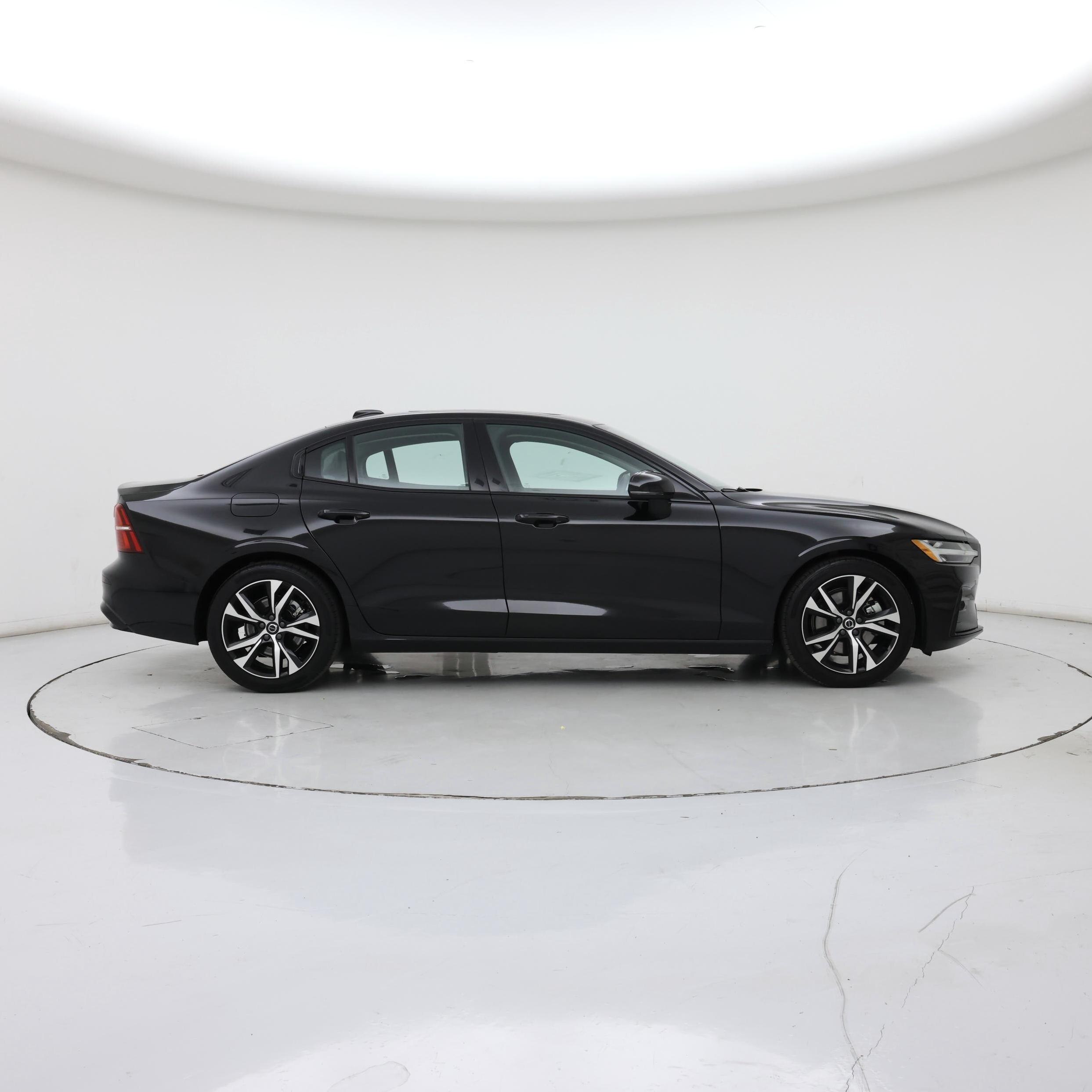 Thumbnail: 2024 Volvo S60 - 7