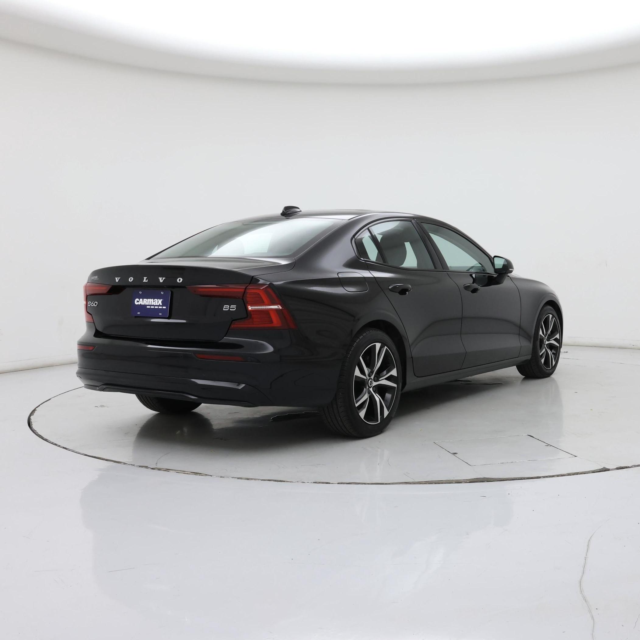 Thumbnail: 2024 Volvo S60 - 8