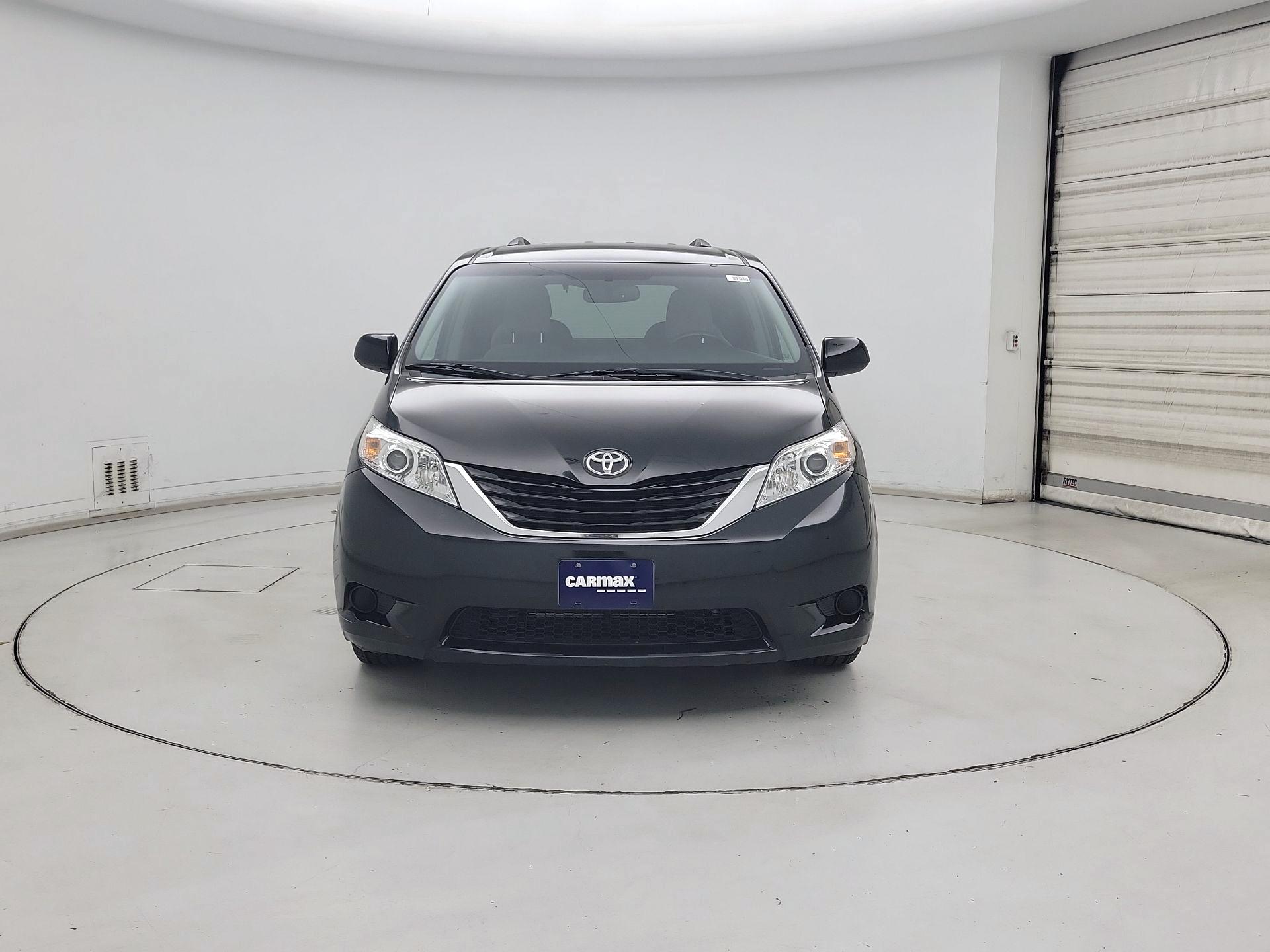 Thumbnail: 2016 Toyota Sienna - 2