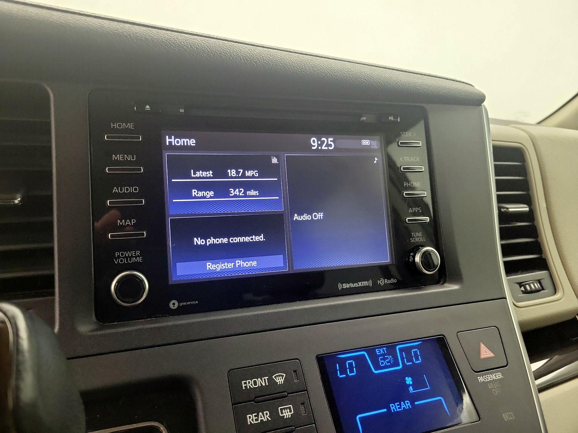 Thumbnail: 2019 Toyota Sienna - 15