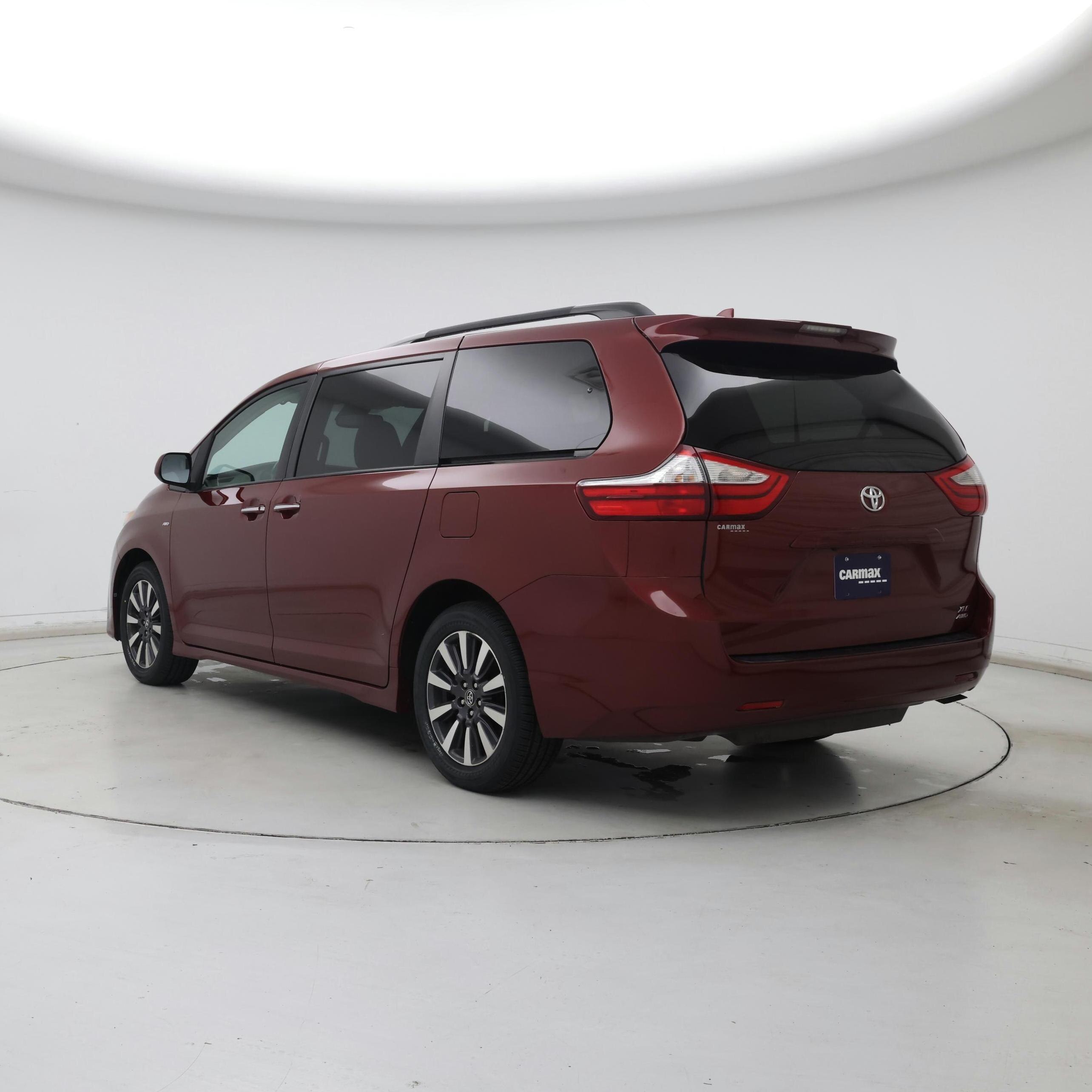 Thumbnail: 2019 Toyota Sienna - 2