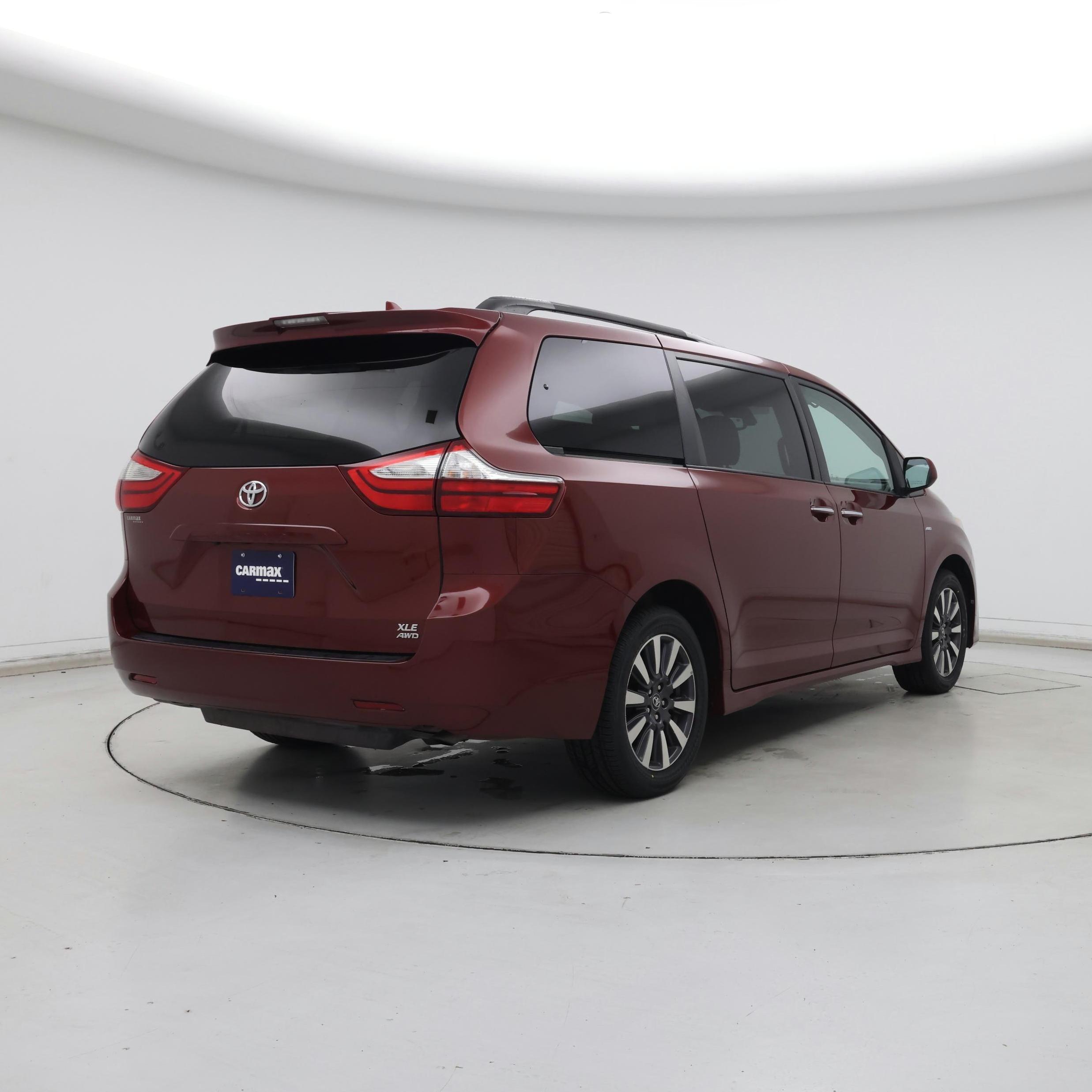 Thumbnail: 2019 Toyota Sienna - 8