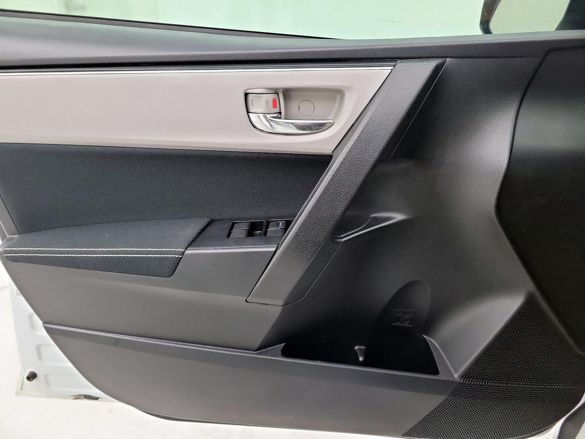 Thumbnail: 2018 Toyota Corolla - 10