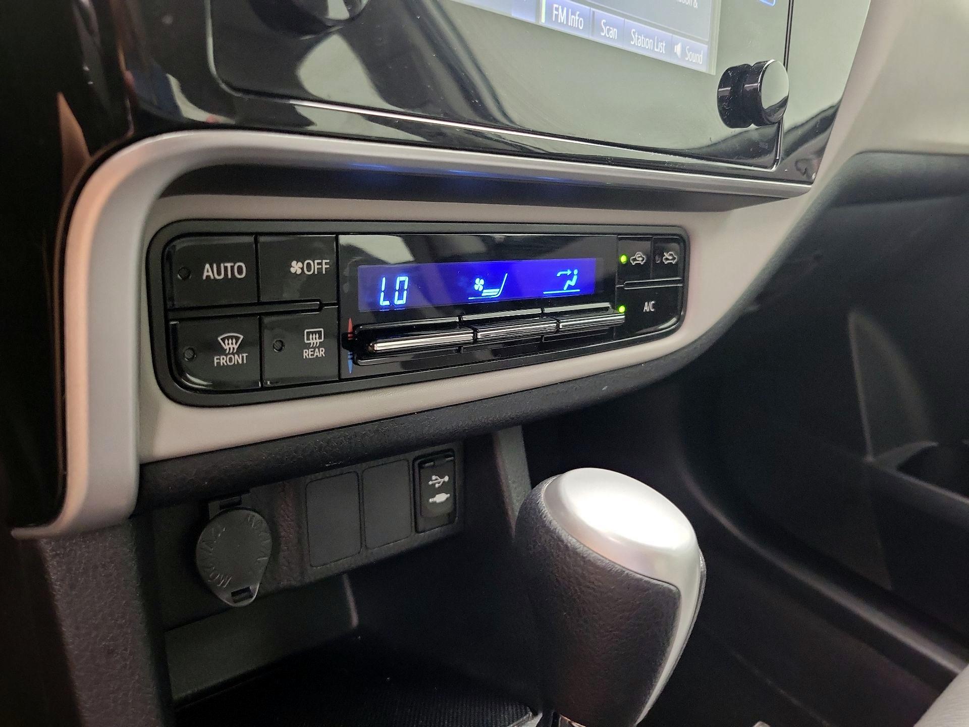 Thumbnail: 2018 Toyota Corolla - 14