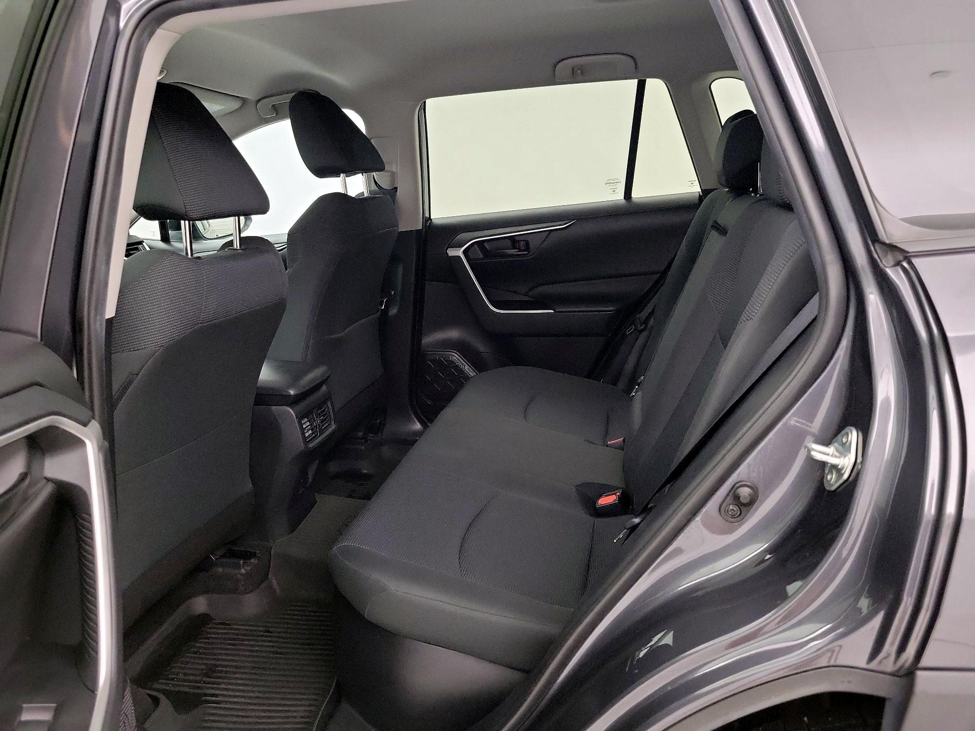 Thumbnail: 2020 Toyota RAV4 - 20