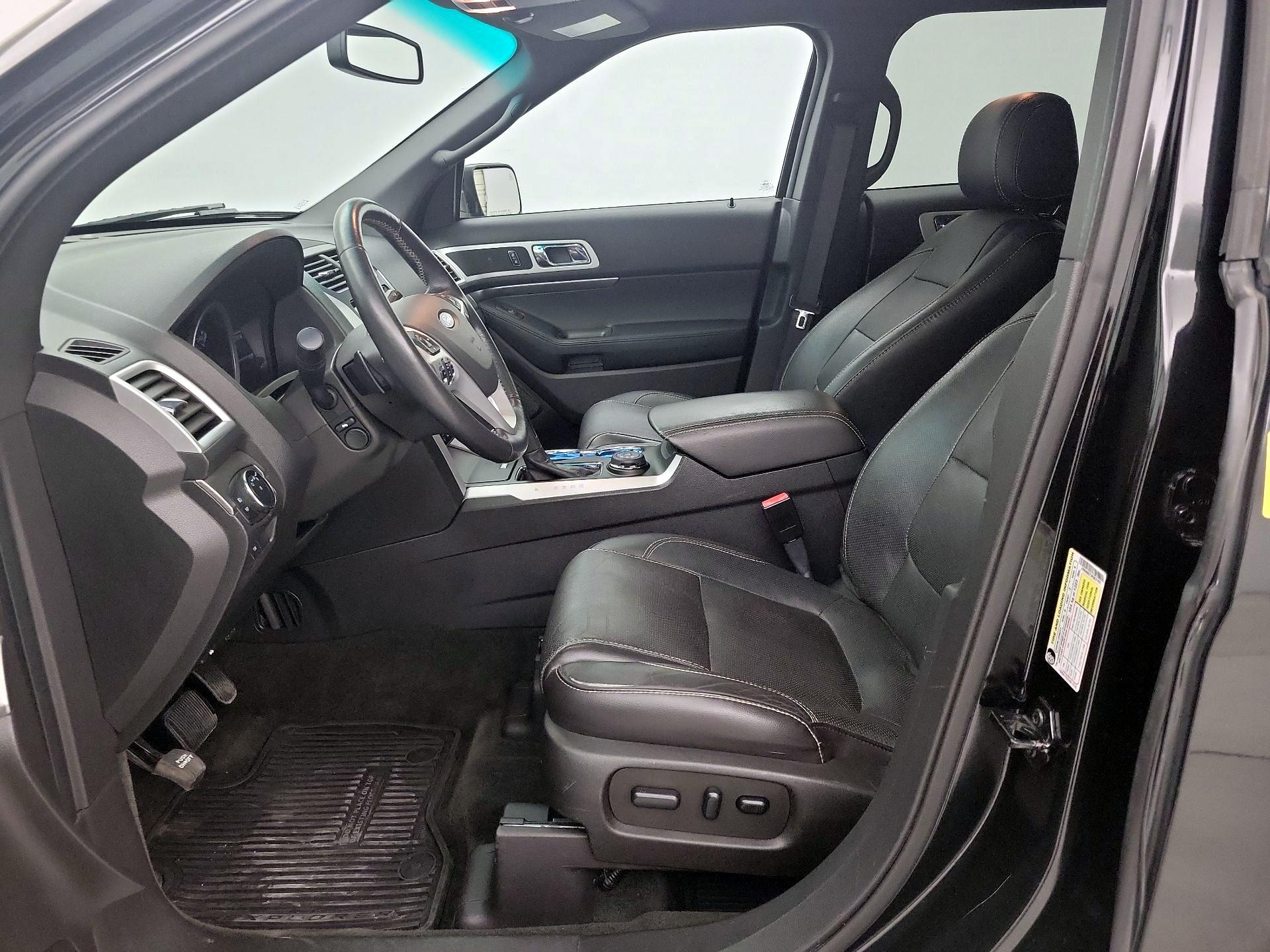 Thumbnail: 2015 Ford Explorer - 9