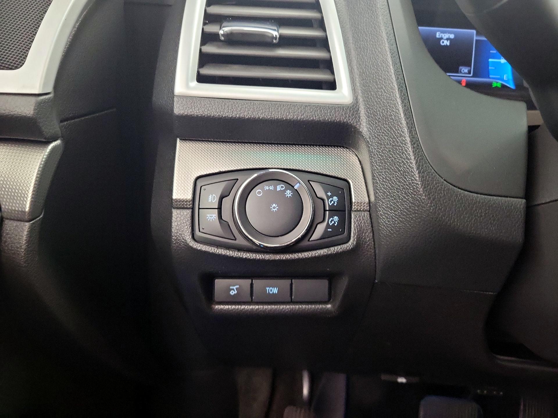 Thumbnail: 2015 Ford Explorer - 11