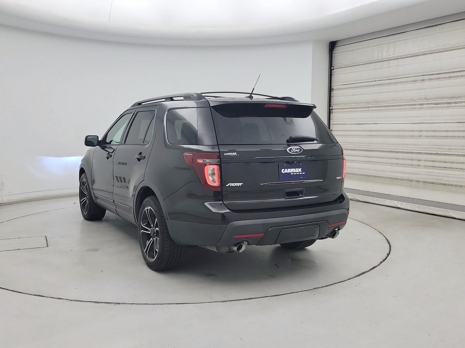 Thumbnail: 2015 Ford Explorer - 7