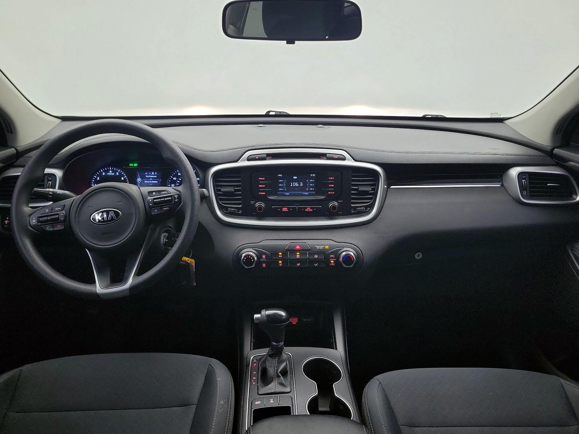 Thumbnail: 2017 Kia Sorento - 9