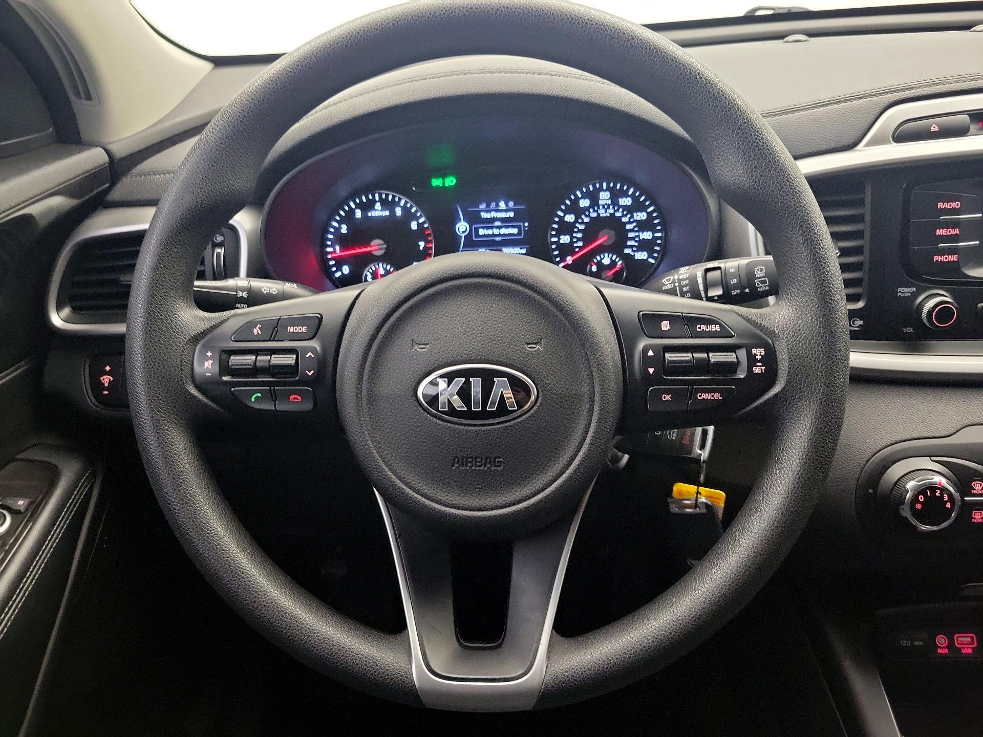 Thumbnail: 2017 Kia Sorento - 10