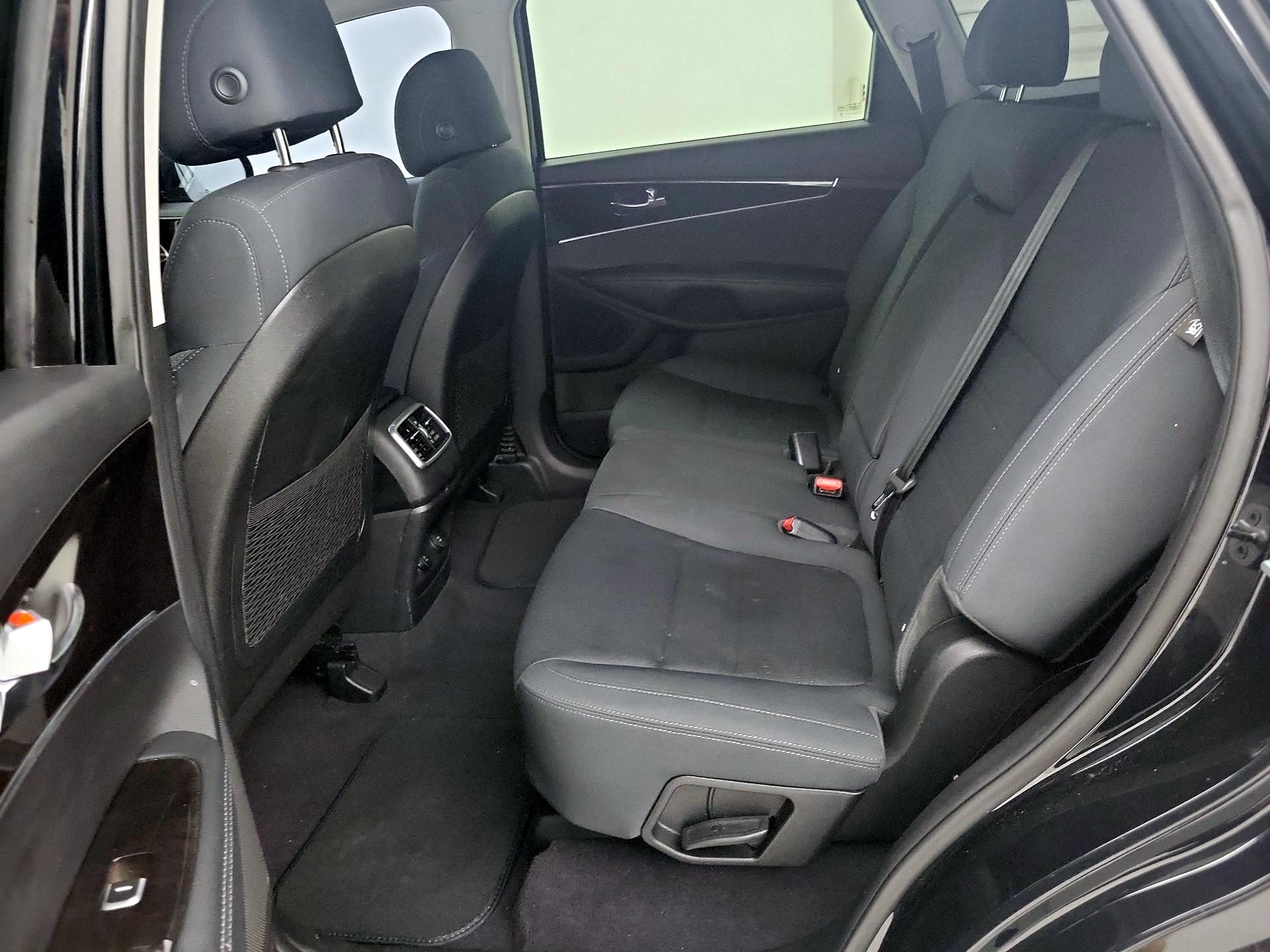 Thumbnail: 2017 Kia Sorento - 19