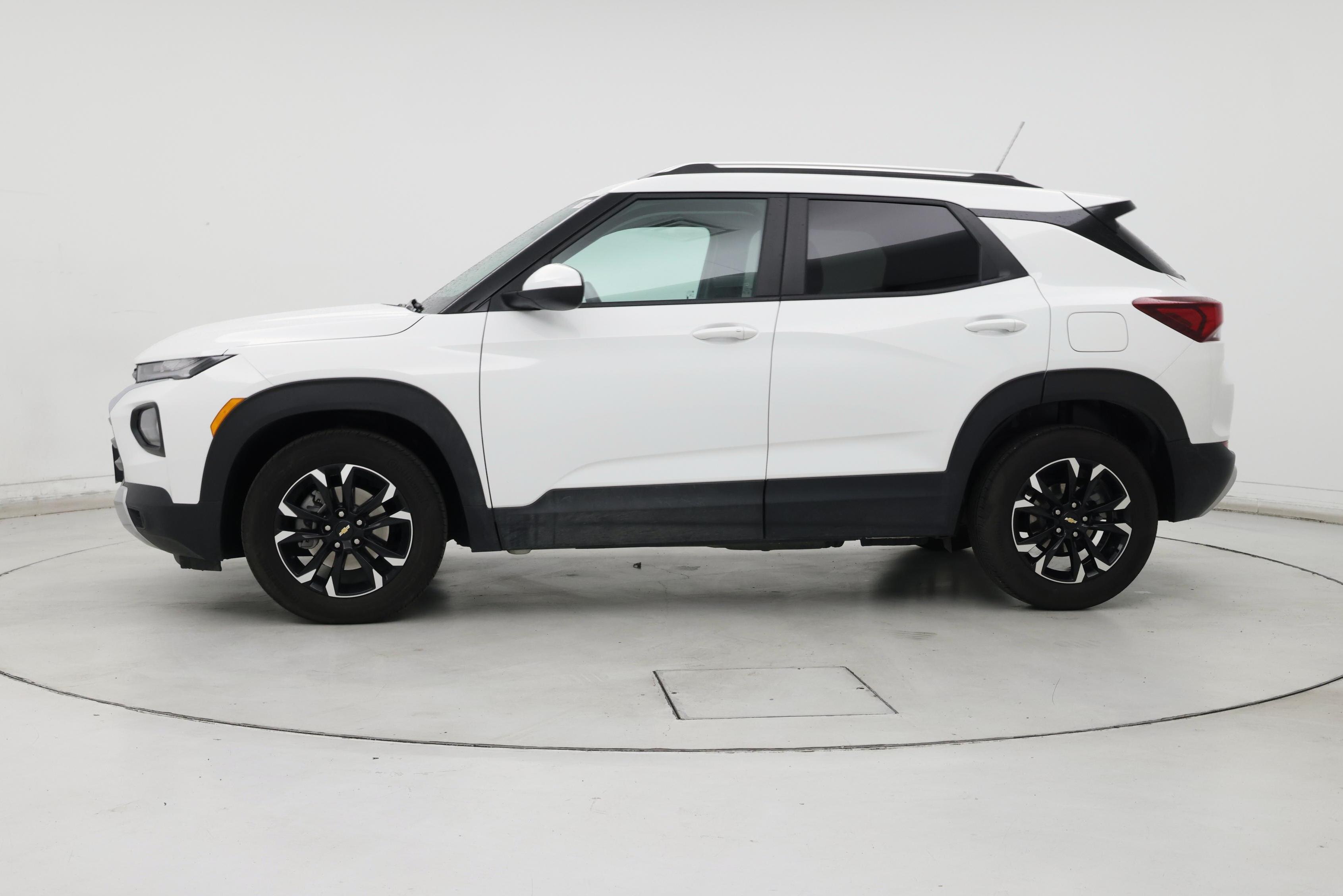 Thumbnail: 2023 Chevrolet TrailBlazer - 3