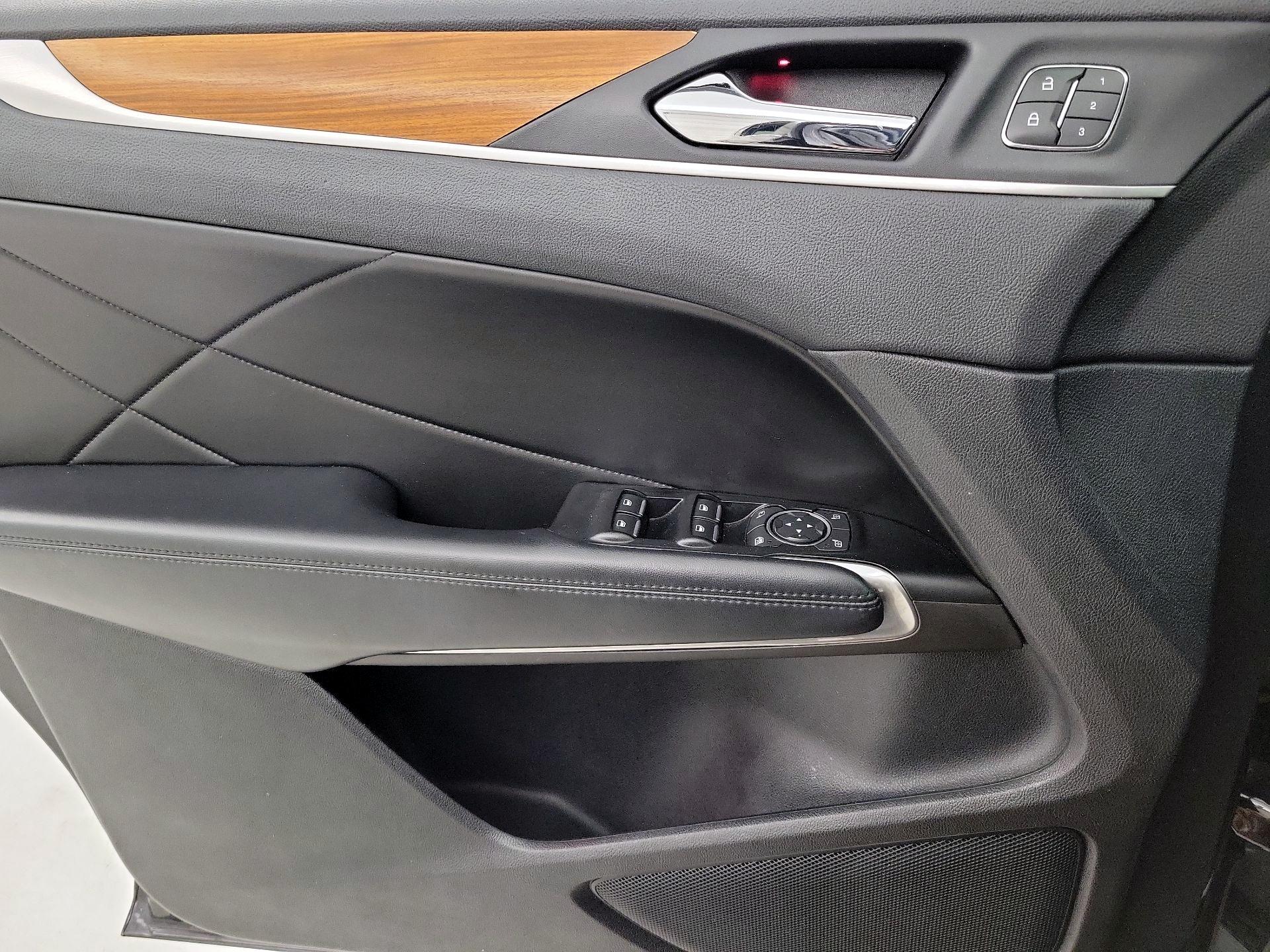 Thumbnail: 2019 Lincoln MKC - 12