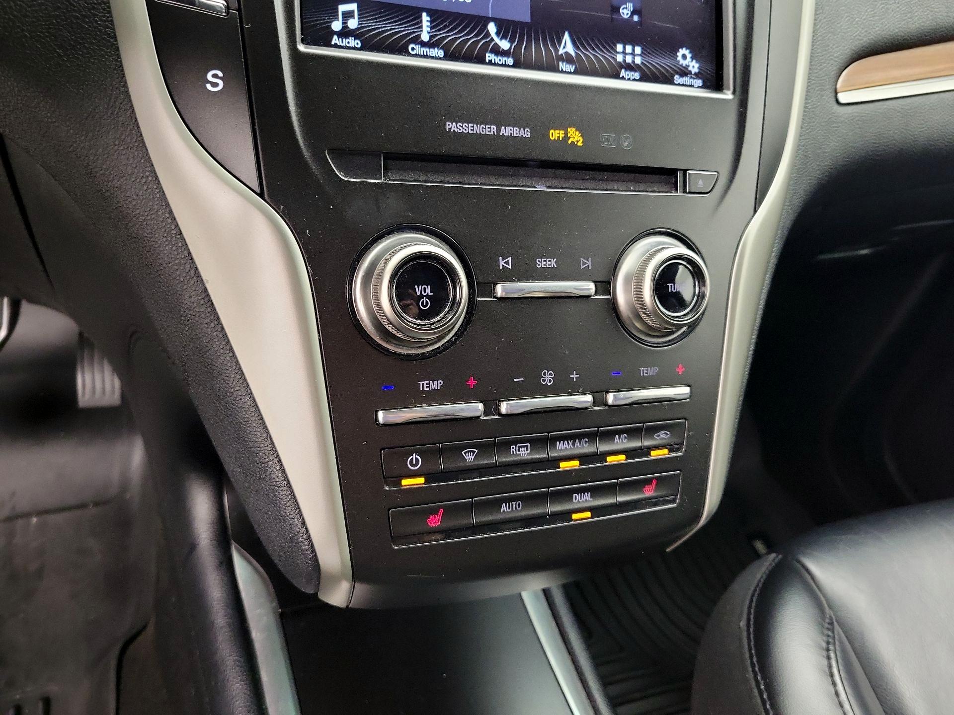 Thumbnail: 2019 Lincoln MKC - 17