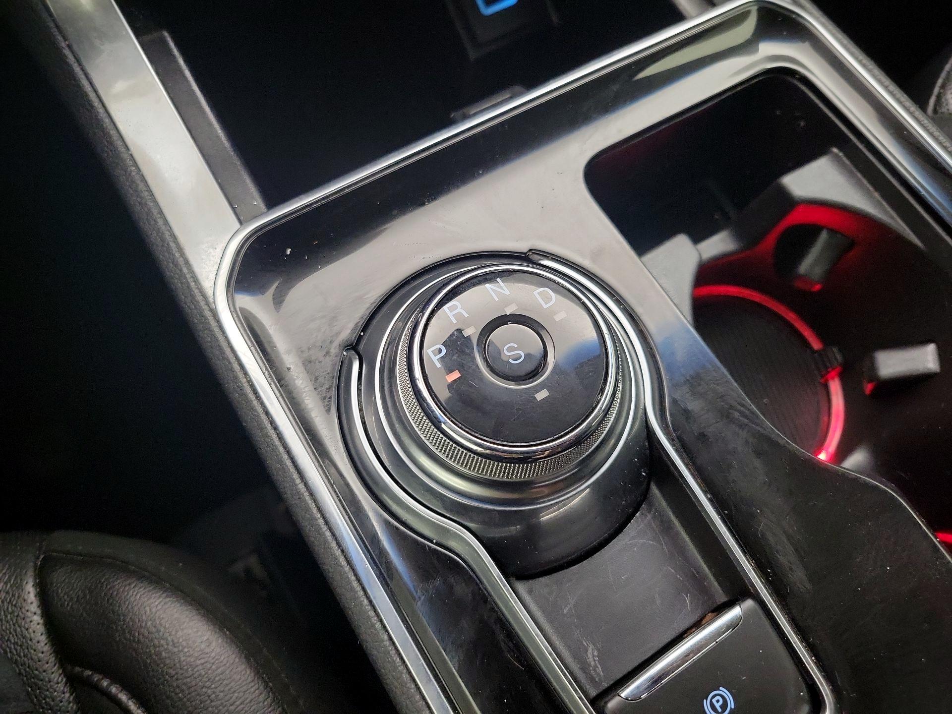Thumbnail: 2020 Ford Edge - 16