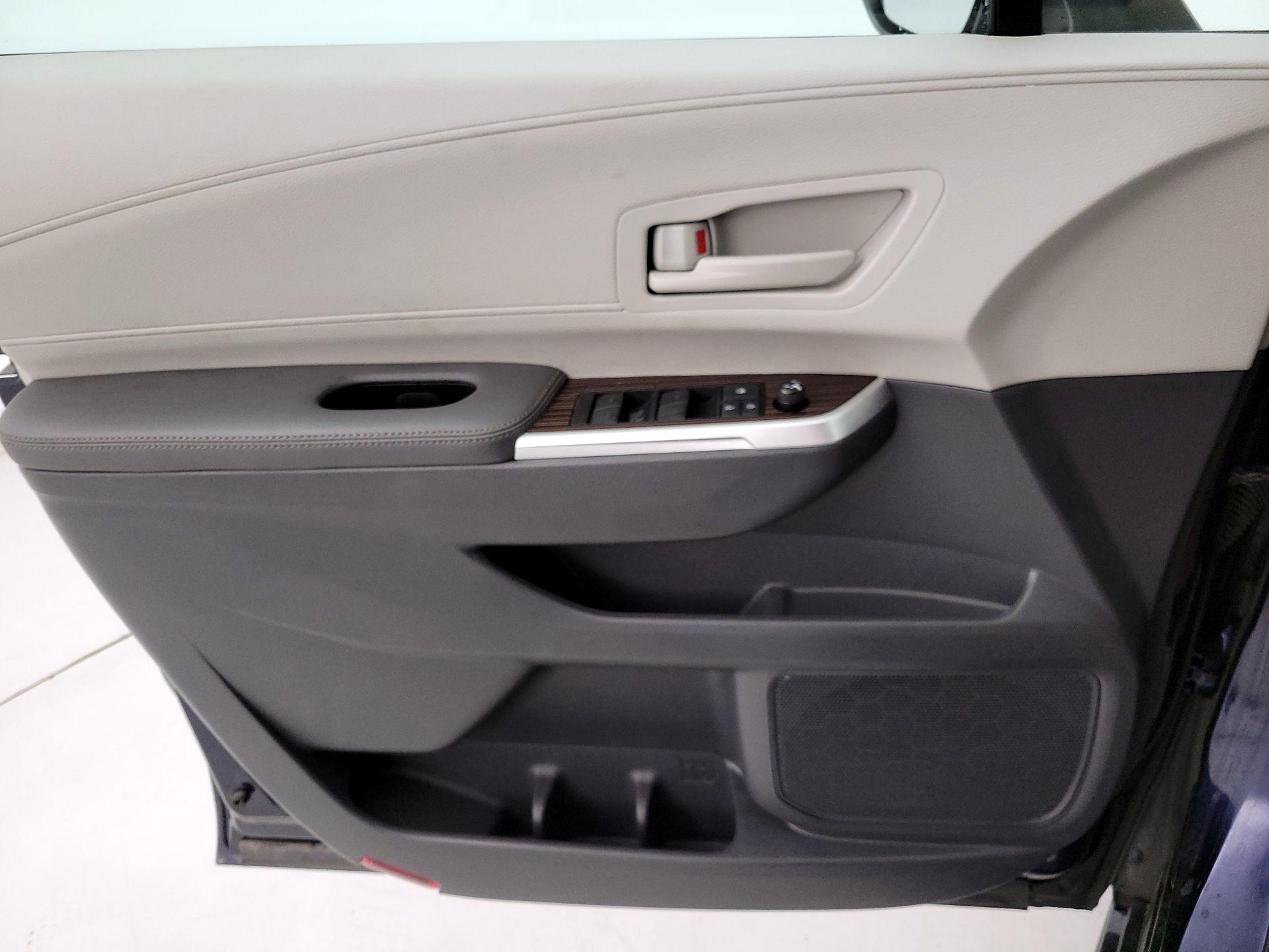 Thumbnail: 2021 Toyota Sienna - 12