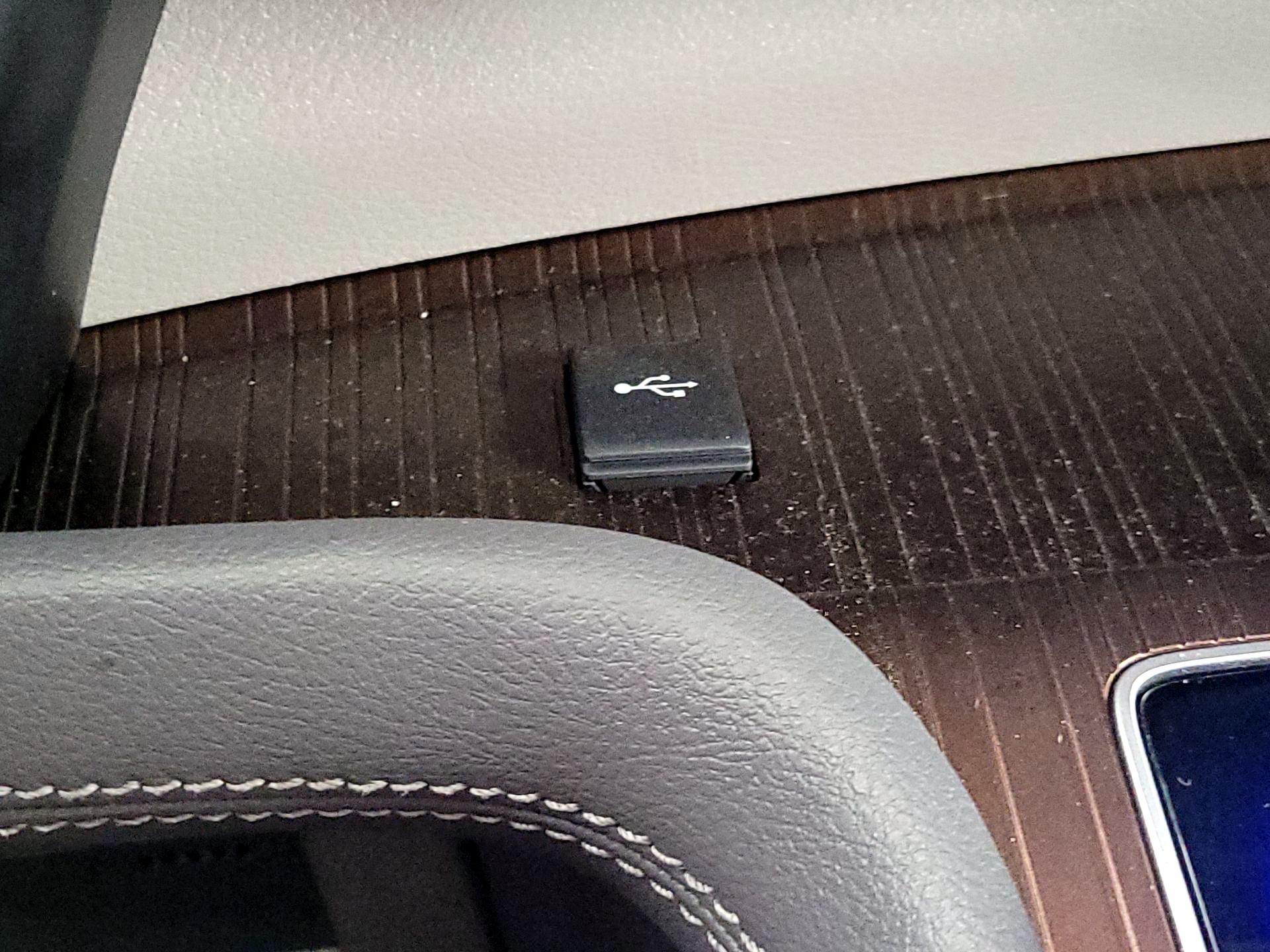Thumbnail: 2021 Toyota Sienna - 18