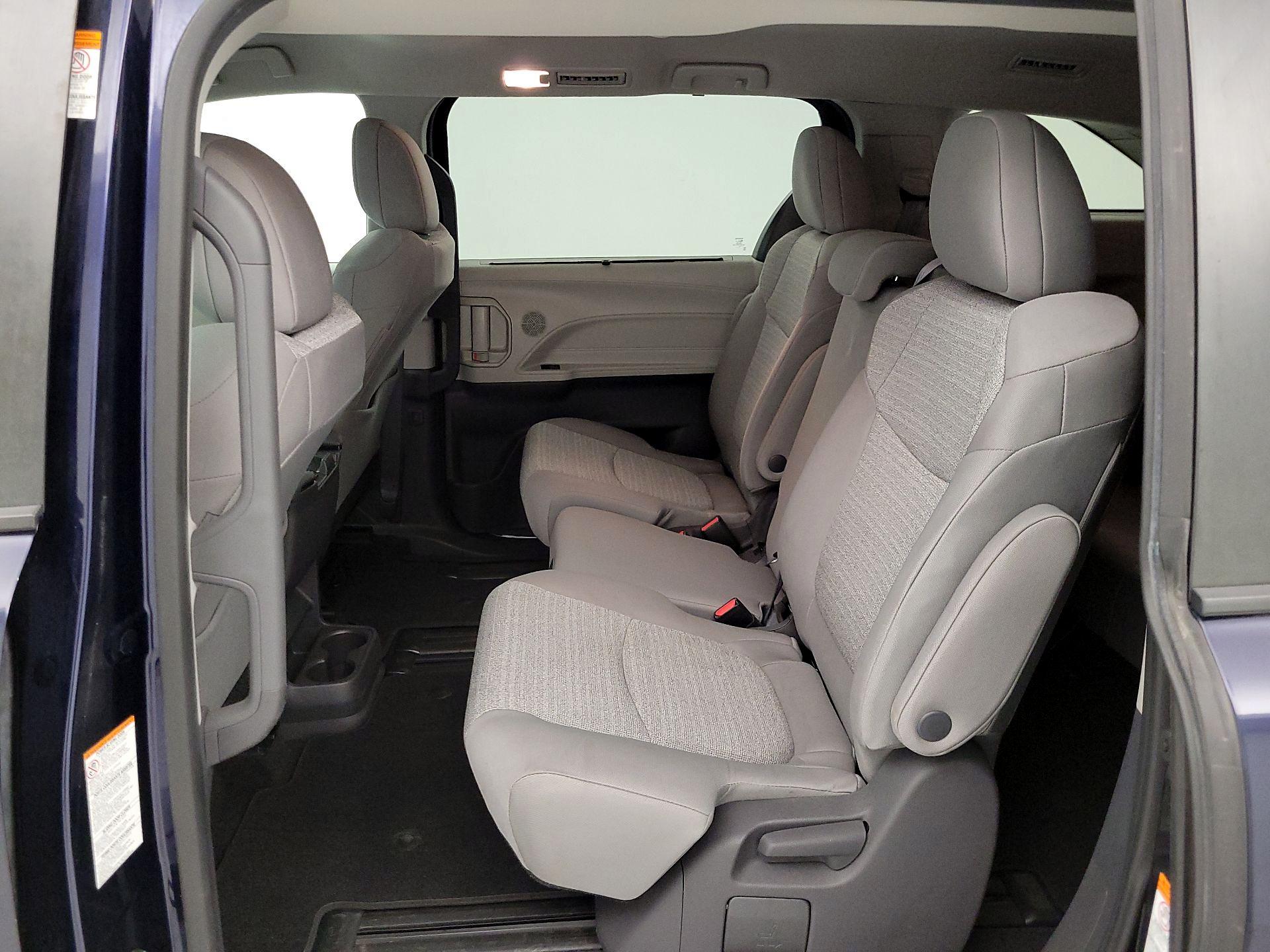 Thumbnail: 2021 Toyota Sienna - 19