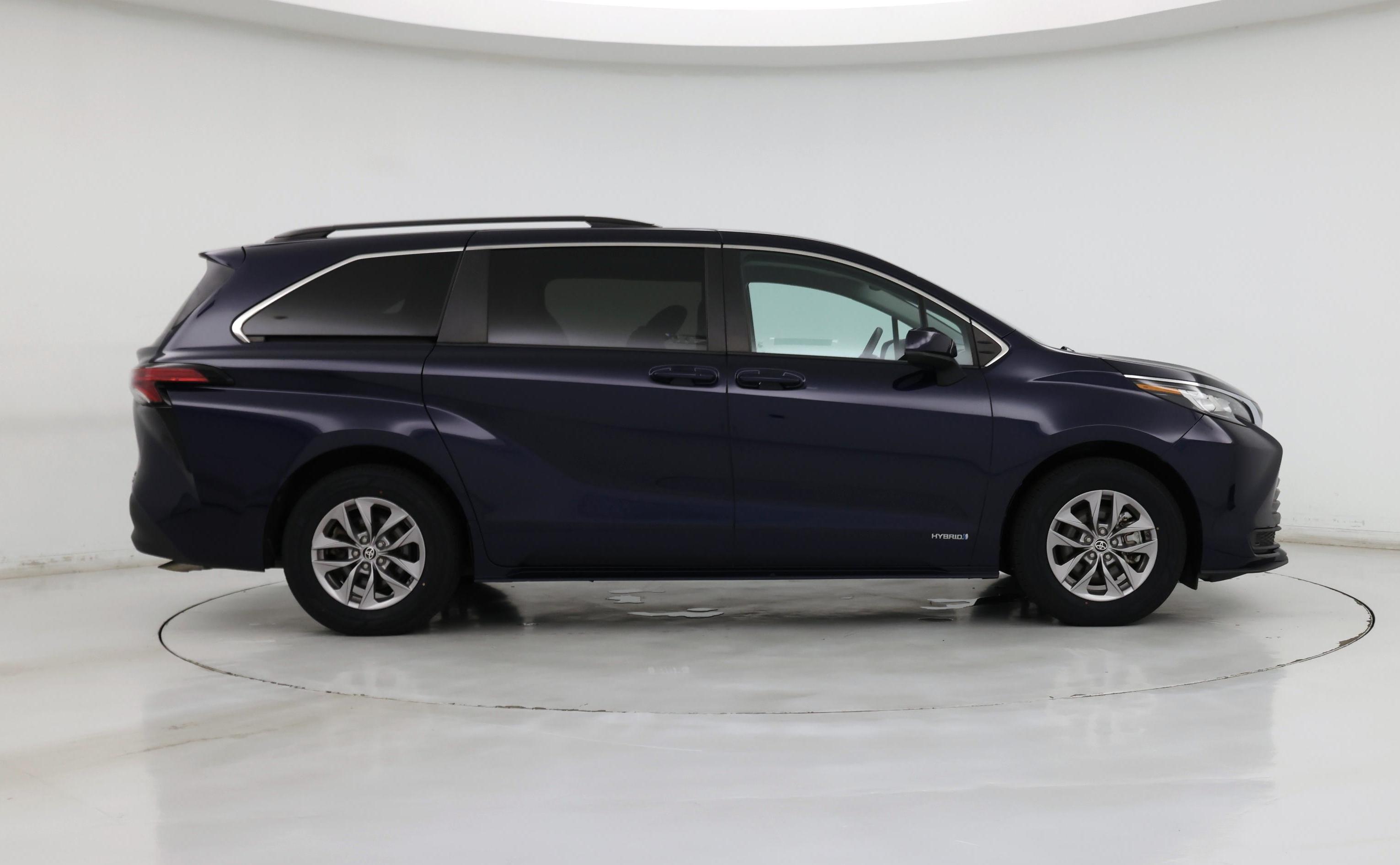 Thumbnail: 2021 Toyota Sienna - 7