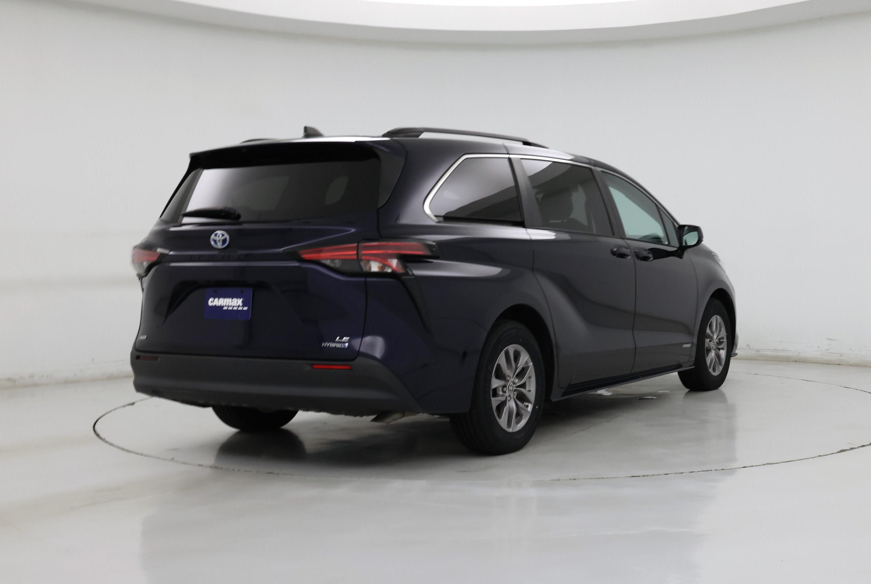 Thumbnail: 2021 Toyota Sienna - 8