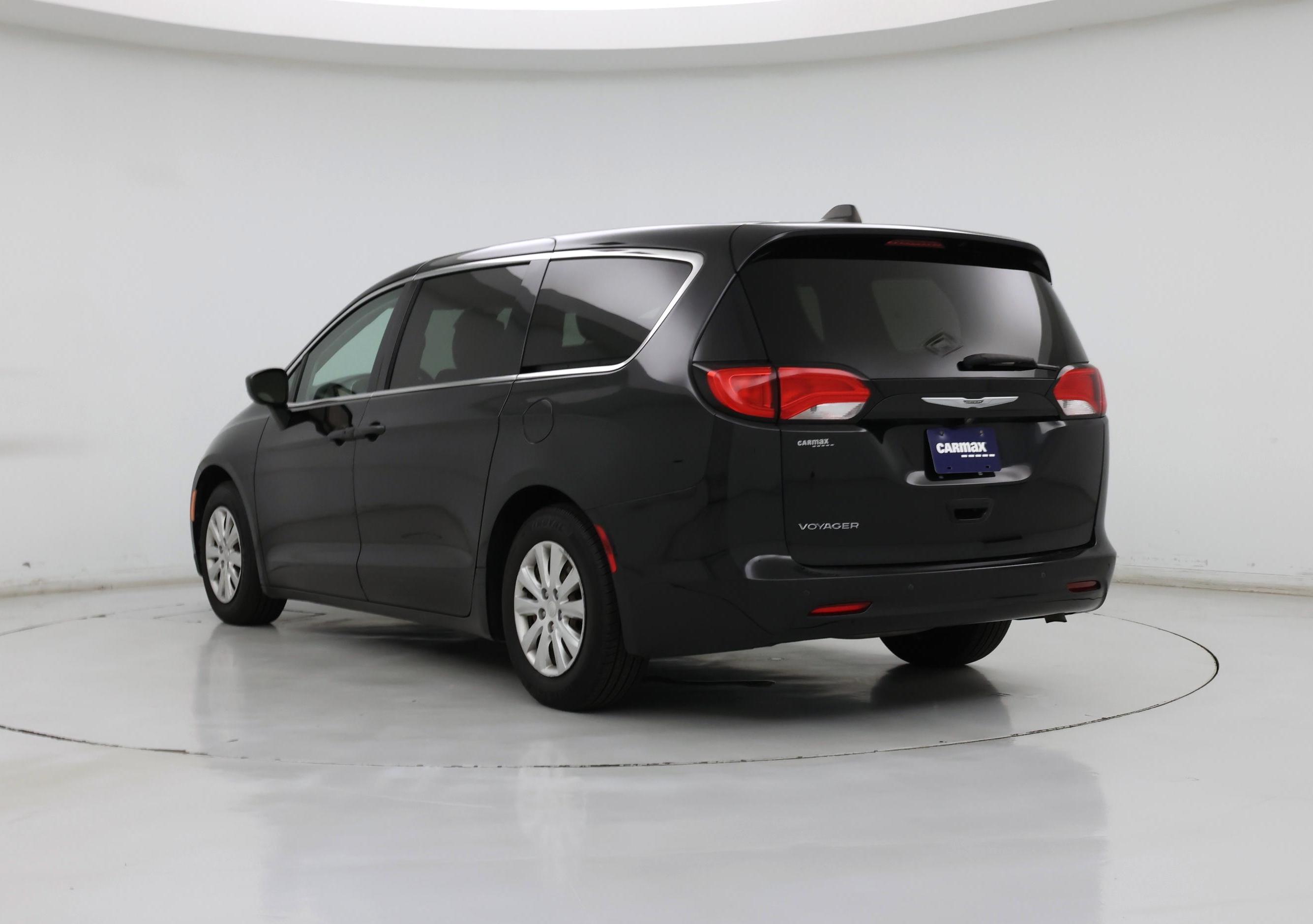 Thumbnail: 2021 Chrysler Voyager - 2
