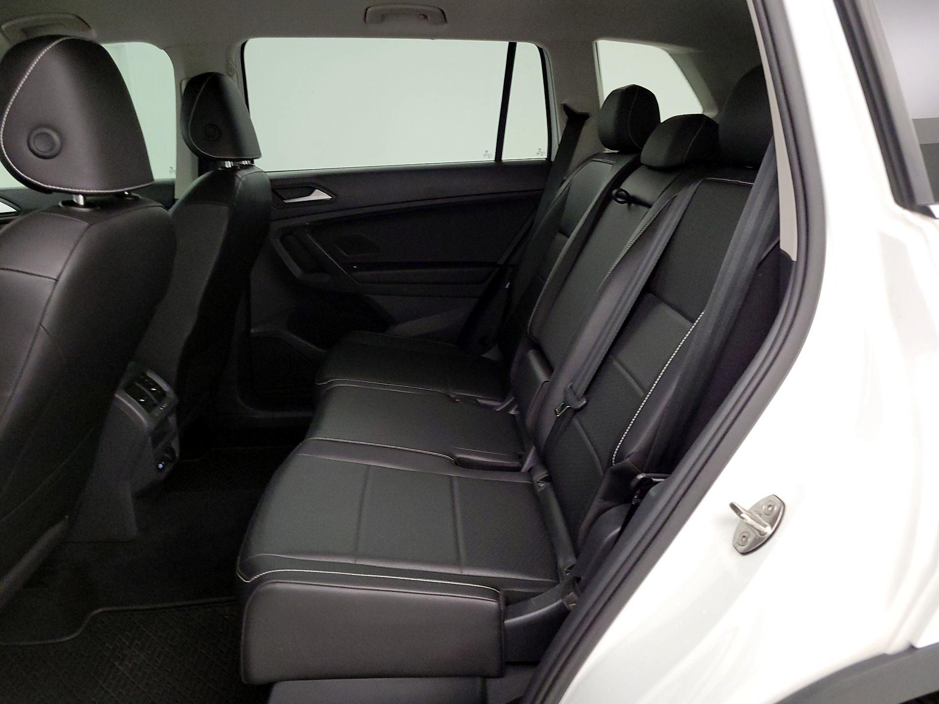 Thumbnail: 2021 Volkswagen Tiguan - 19